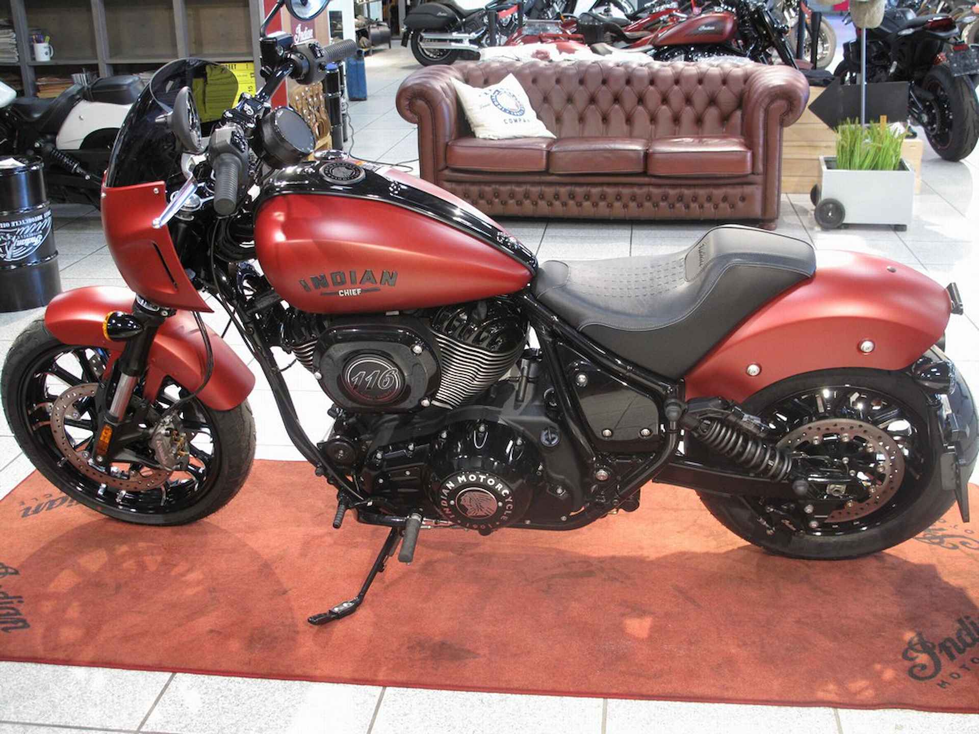 Indian Sport Chief Official Indian Motorcycle Dealer - 2/15