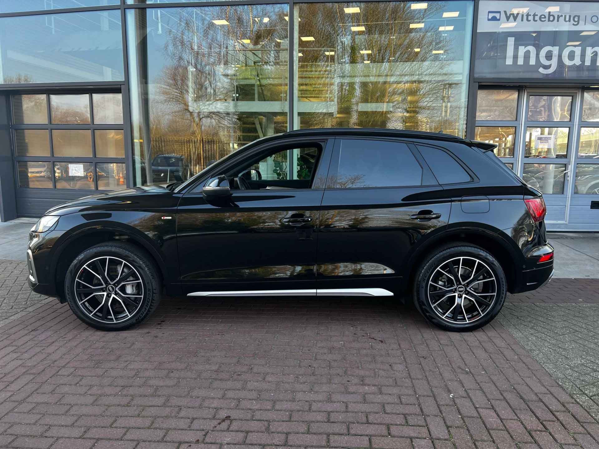 Audi Q5 55 TFSI e S edition / Panorama dak / 20 Inch / zwenkbare haak / Matrix Led / Virtual Cockpit / Optiek Zwart / Achterklep elekt. - 6/34