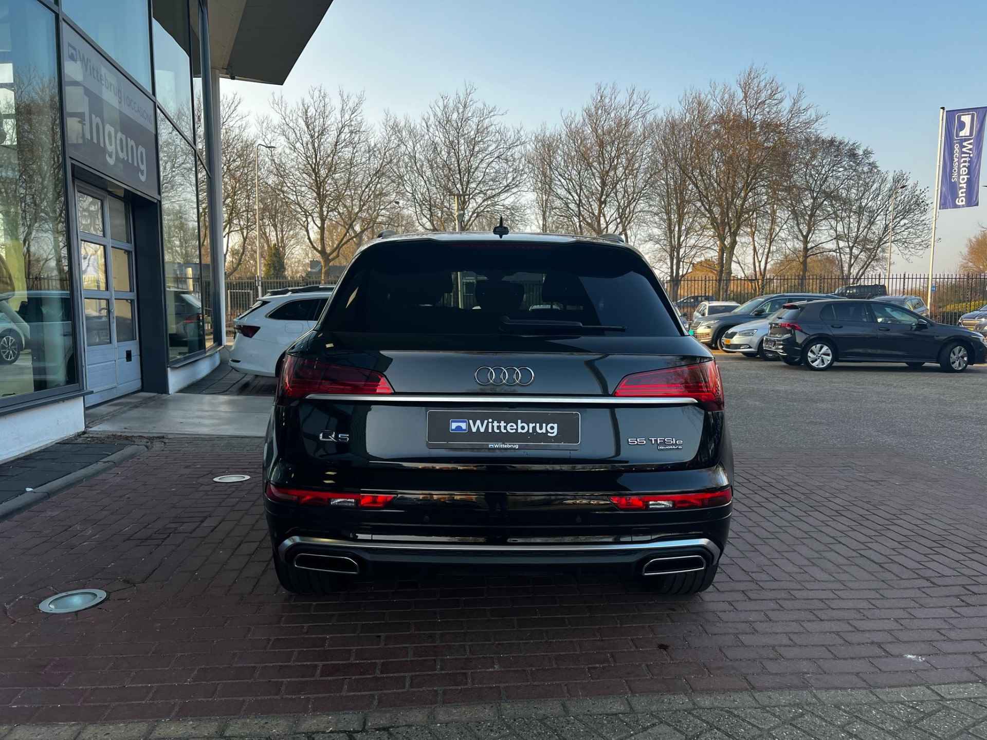 Audi Q5 55 TFSI e S edition / Panorama dak / 20 Inch / zwenkbare haak / Matrix Led / Virtual Cockpit / Optiek Zwart / Achterklep elekt. - 17/34