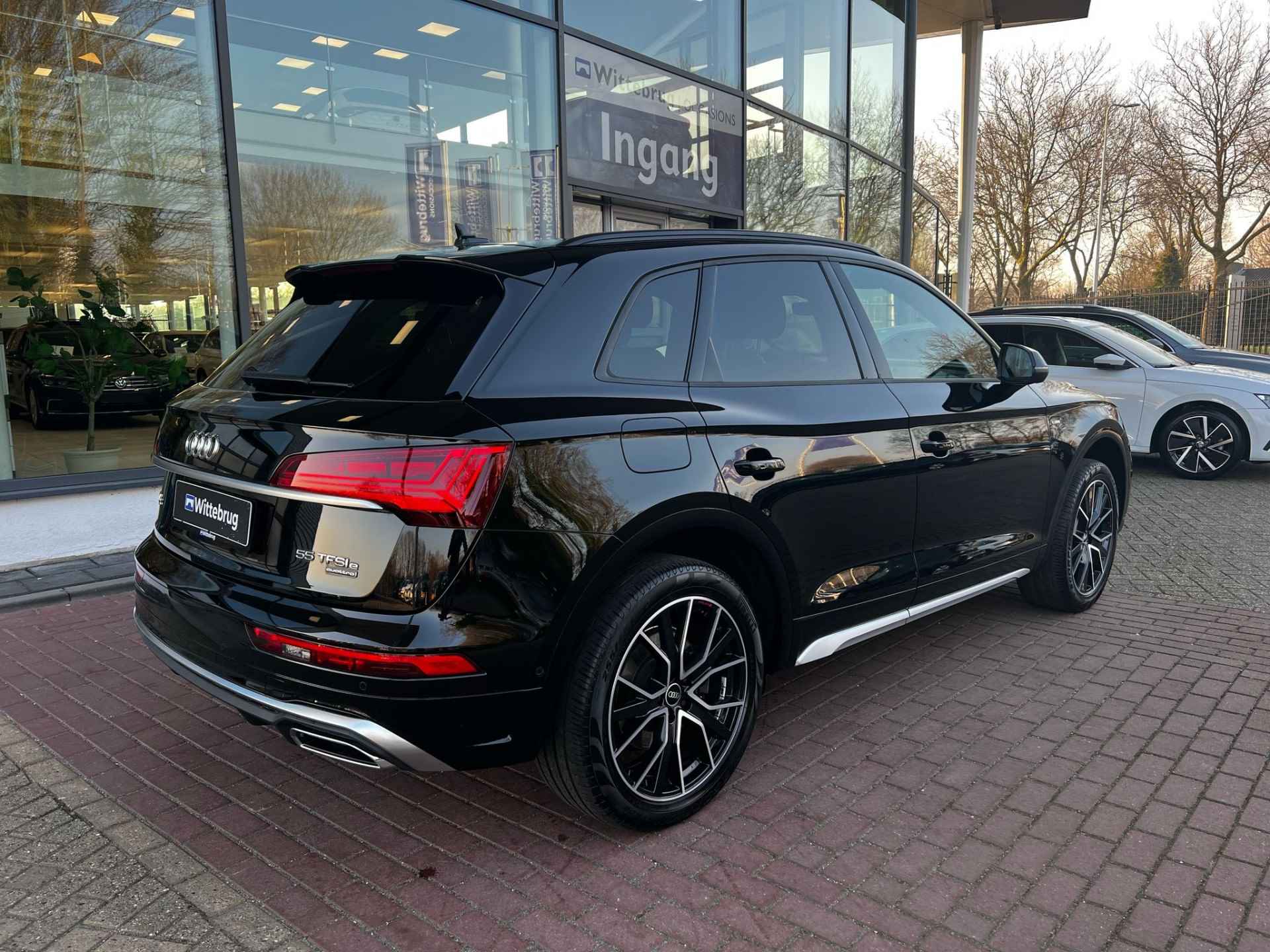 Audi Q5 55 TFSI e S edition / Panorama dak / 20 Inch / zwenkbare haak / Matrix Led / Virtual Cockpit / Optiek Zwart / Achterklep elekt. - 22/34