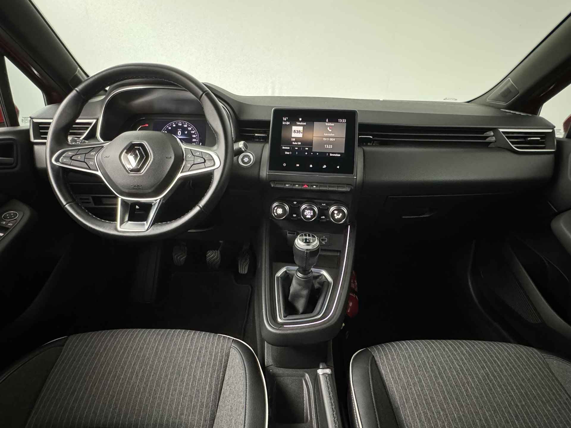 Renault Clio 1.0 TCe 100 Intens  | Apple CarPlay / Android Auto navigatie | Parkeersensoren | Achteruitrijcamera | - 5/48