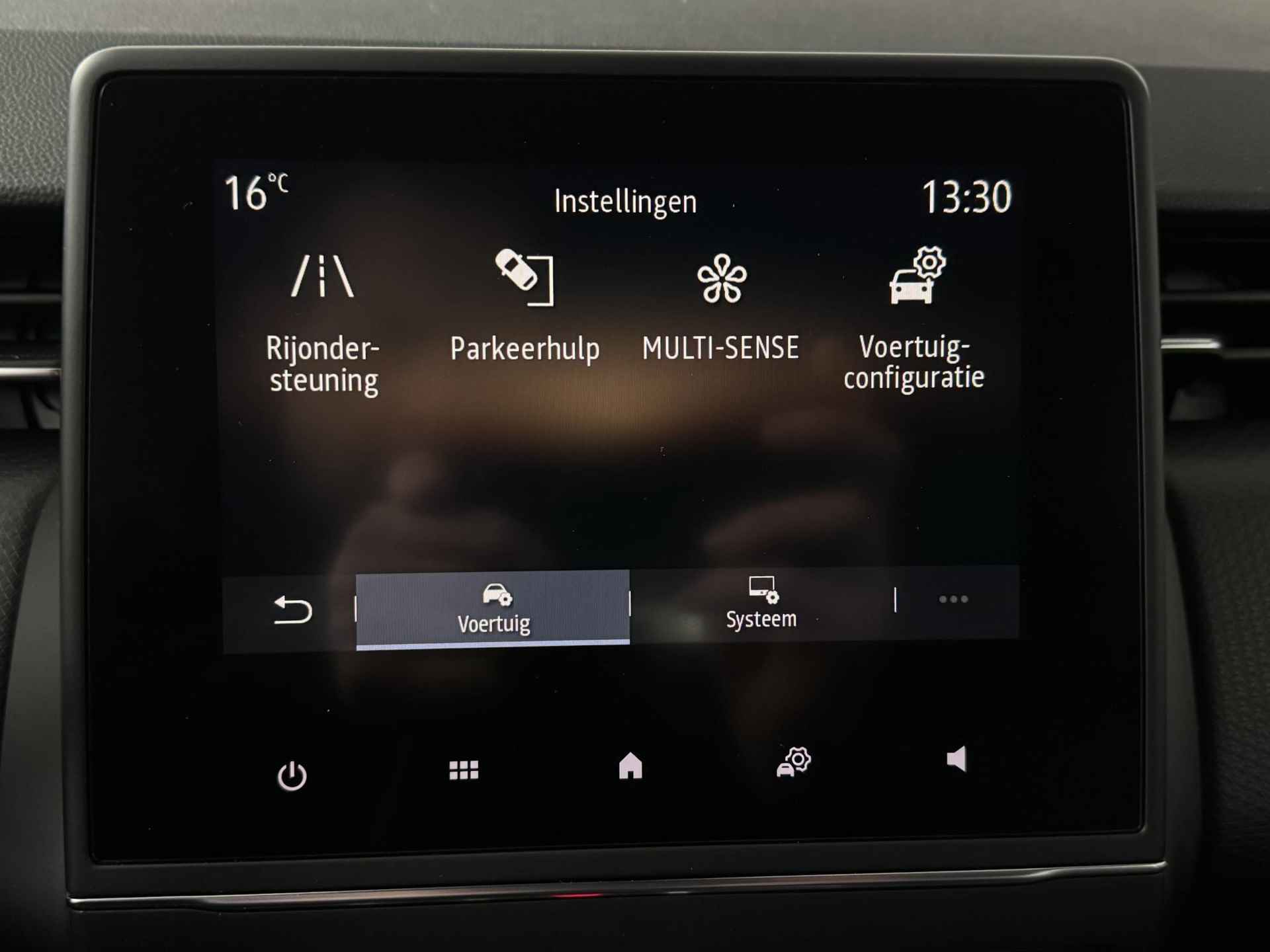 Renault Clio 1.0 TCe 100 Intens  | Apple CarPlay / Android Auto navigatie | Parkeersensoren | Achteruitrijcamera | - 10/48