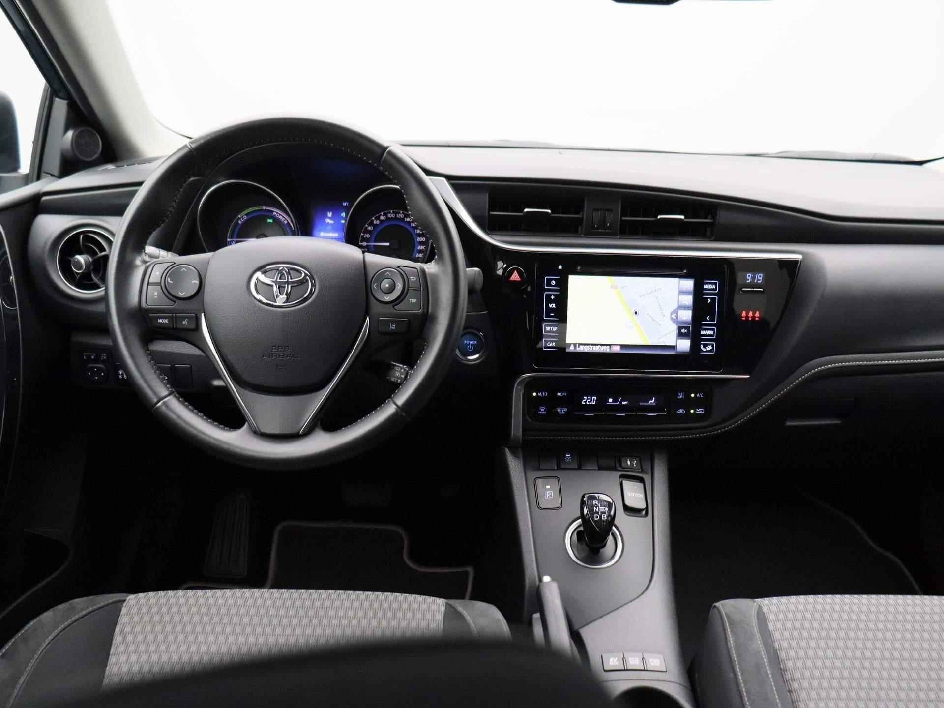 Toyota Auris Touring Sports 1.8 Hybrid Freestyle | Automaat | Navigatie | Climate control | Parkeer sensoren | LMV | Camera | - 7/37