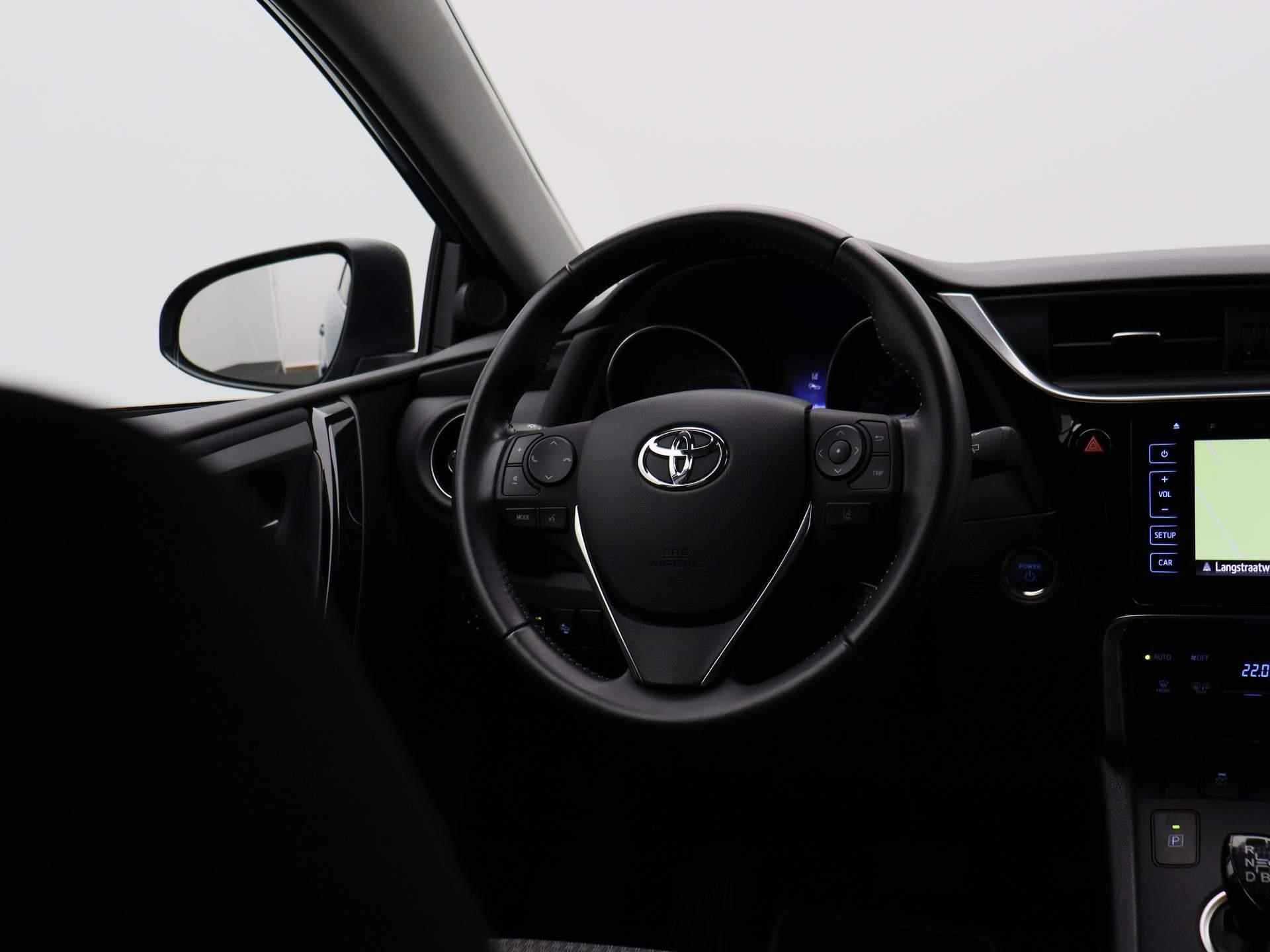 Toyota Auris Touring Sports 1.8 Hybrid Freestyle | Automaat | Navigatie | Climate control | Parkeer sensoren | LMV | Camera | - 11/37