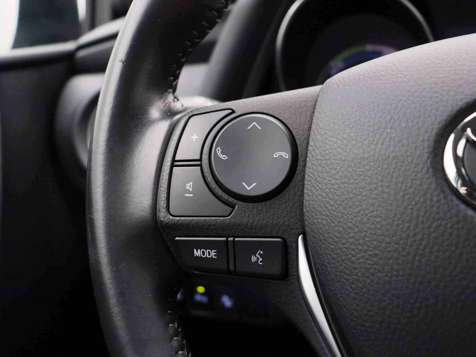 Toyota Auris Touring Sports 1.8 Hybrid Freestyle | Automaat | Navigatie | Climate control | Parkeer sensoren | LMV | Camera | - 24/37
