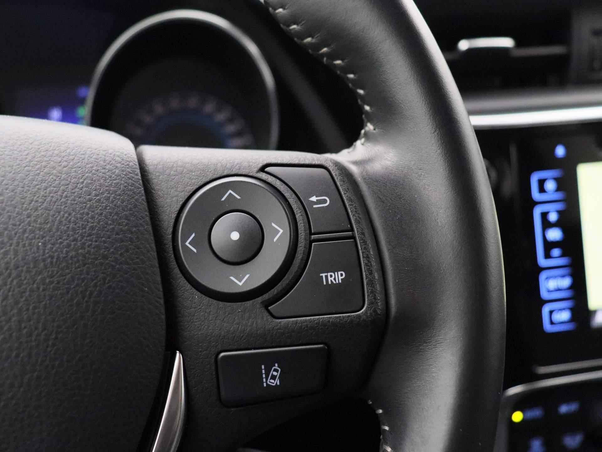 Toyota Auris Touring Sports 1.8 Hybrid Freestyle | Automaat | Navigatie | Climate control | Parkeer sensoren | LMV | Camera | - 25/37