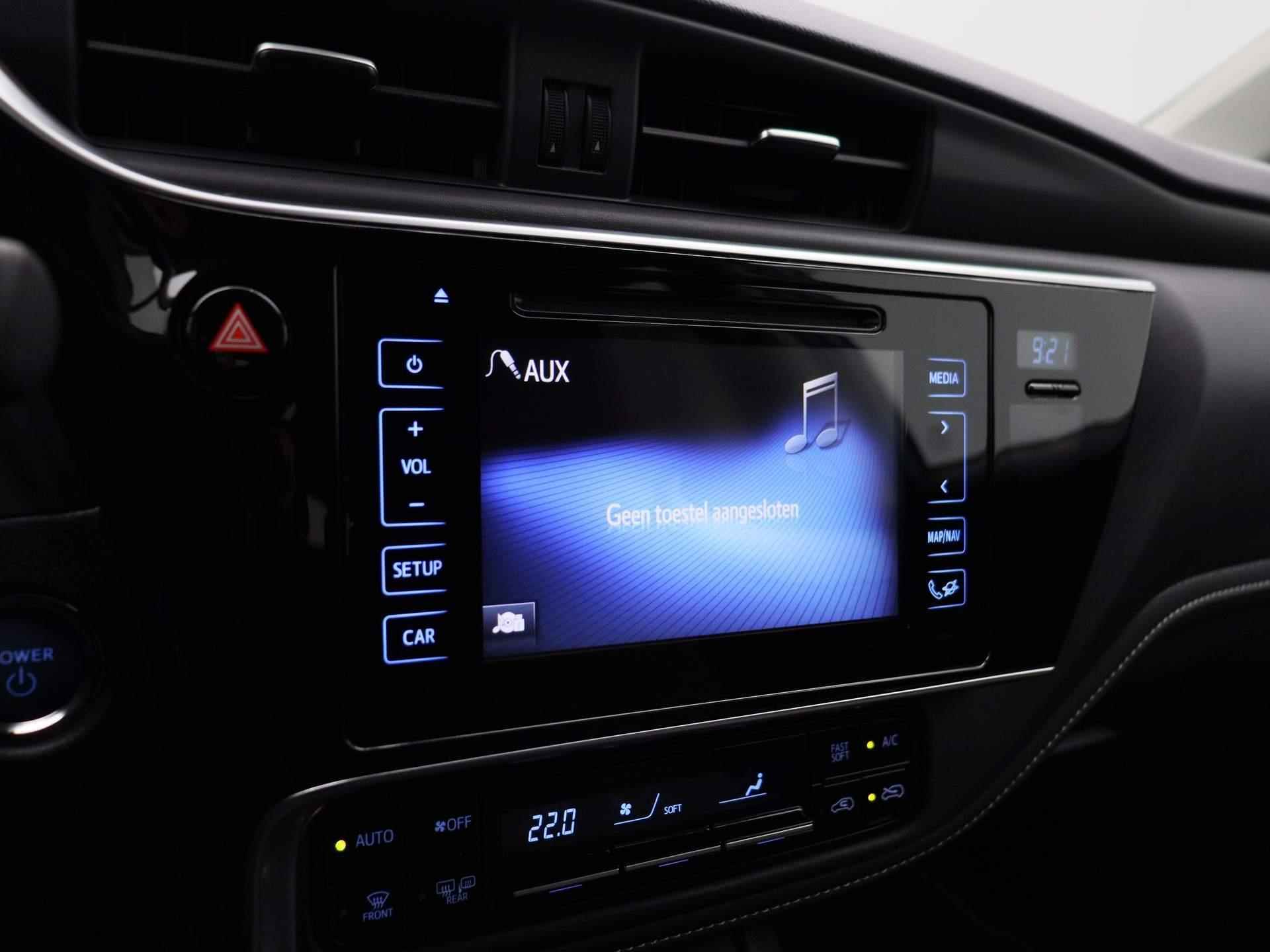 Toyota Auris Touring Sports 1.8 Hybrid Freestyle | Automaat | Navigatie | Climate control | Parkeer sensoren | LMV | Camera | Lage km stand - 30/37