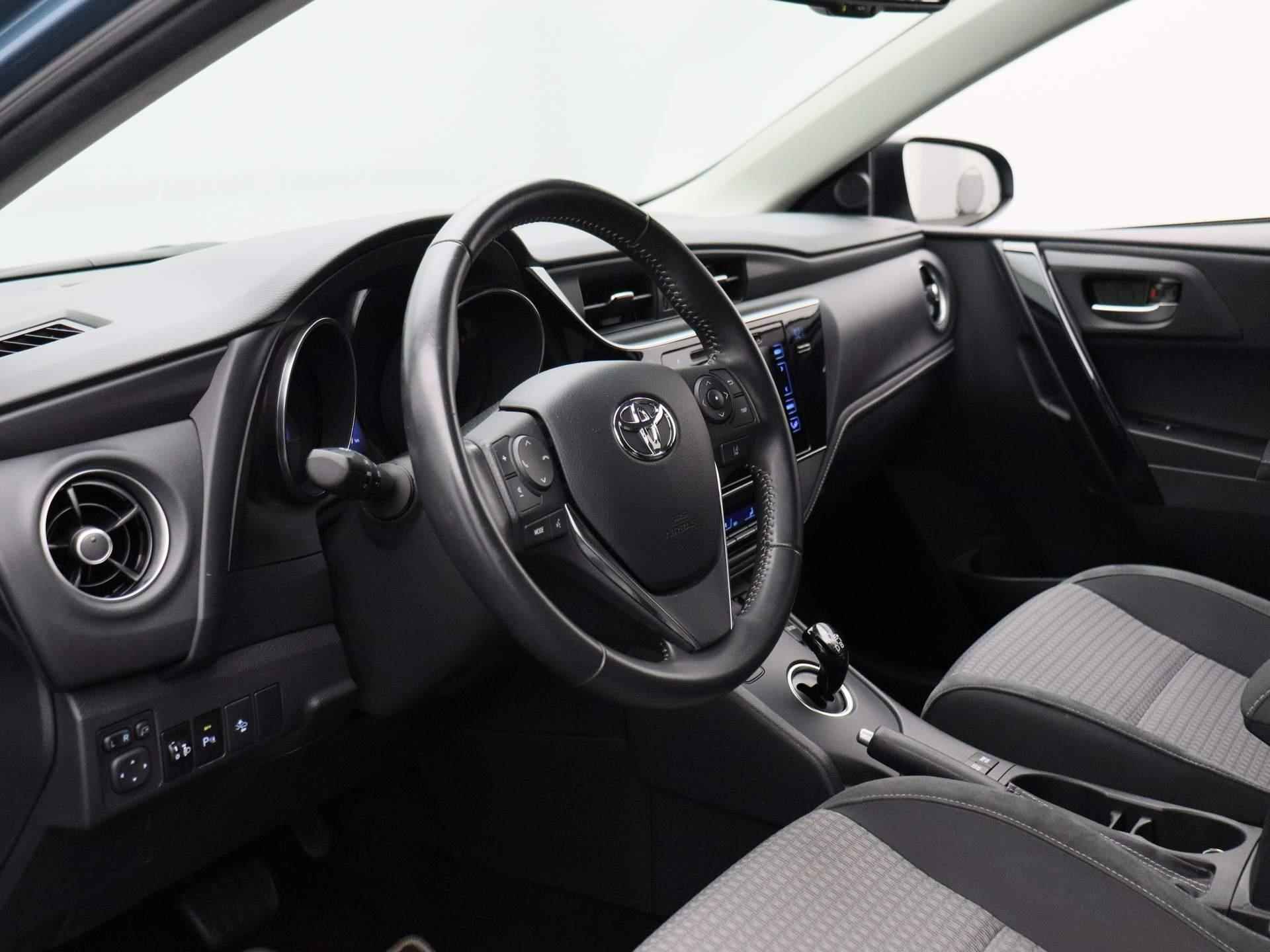 Toyota Auris Touring Sports 1.8 Hybrid Freestyle | Automaat | Navigatie | Climate control | Parkeer sensoren | LMV | Camera | - 32/37