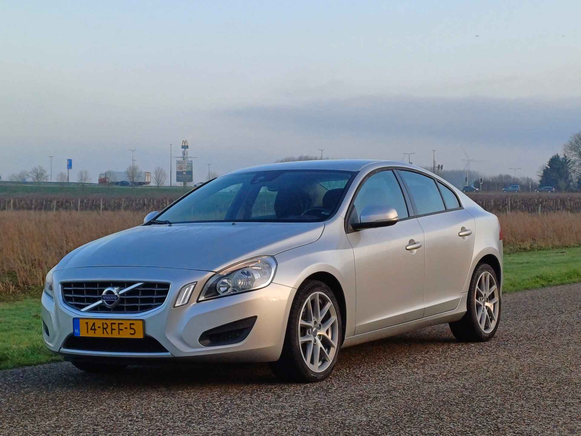 Volvo S60 1.6 T3 Kinetic /Nieuwstaat !/1 Eigenaar !/Dealer onderhouden !/ - 3/47