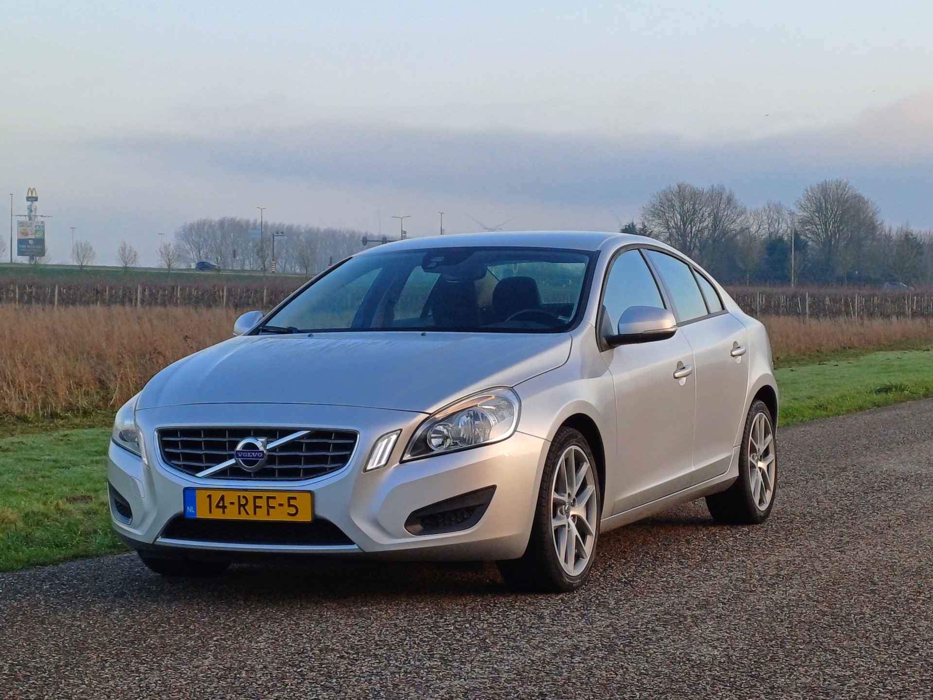 Volvo S60 1.6 T3 Kinetic /Nieuwstaat !/1 Eigenaar !/Dealer onderhouden !/ - 5/47