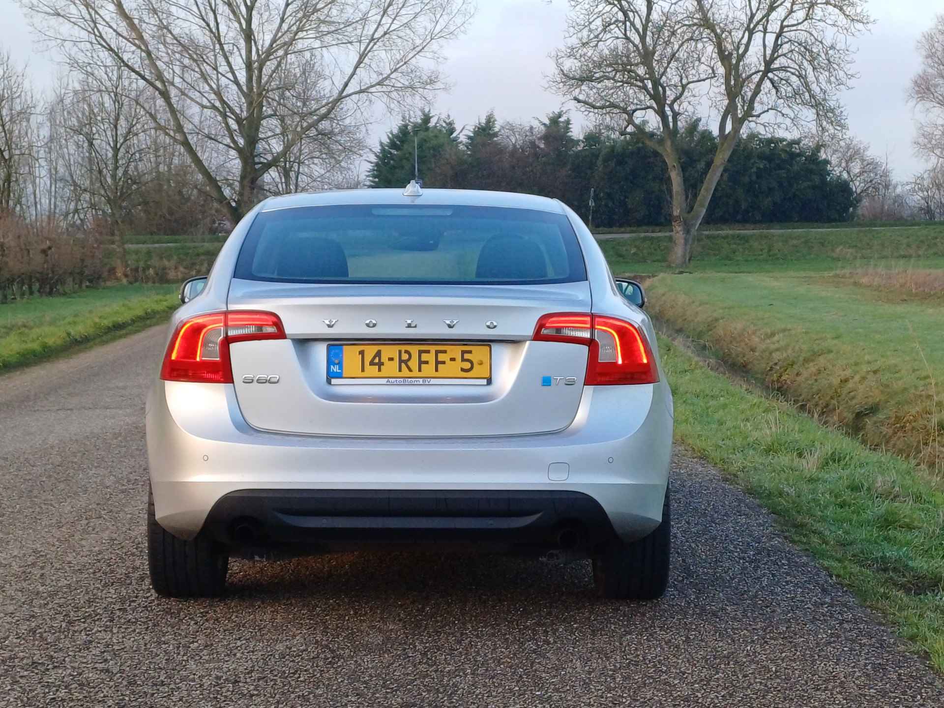 Volvo S60 1.6 T3 Kinetic /Nieuwstaat !/1 Eigenaar !/Dealer onderhouden !/ - 9/47