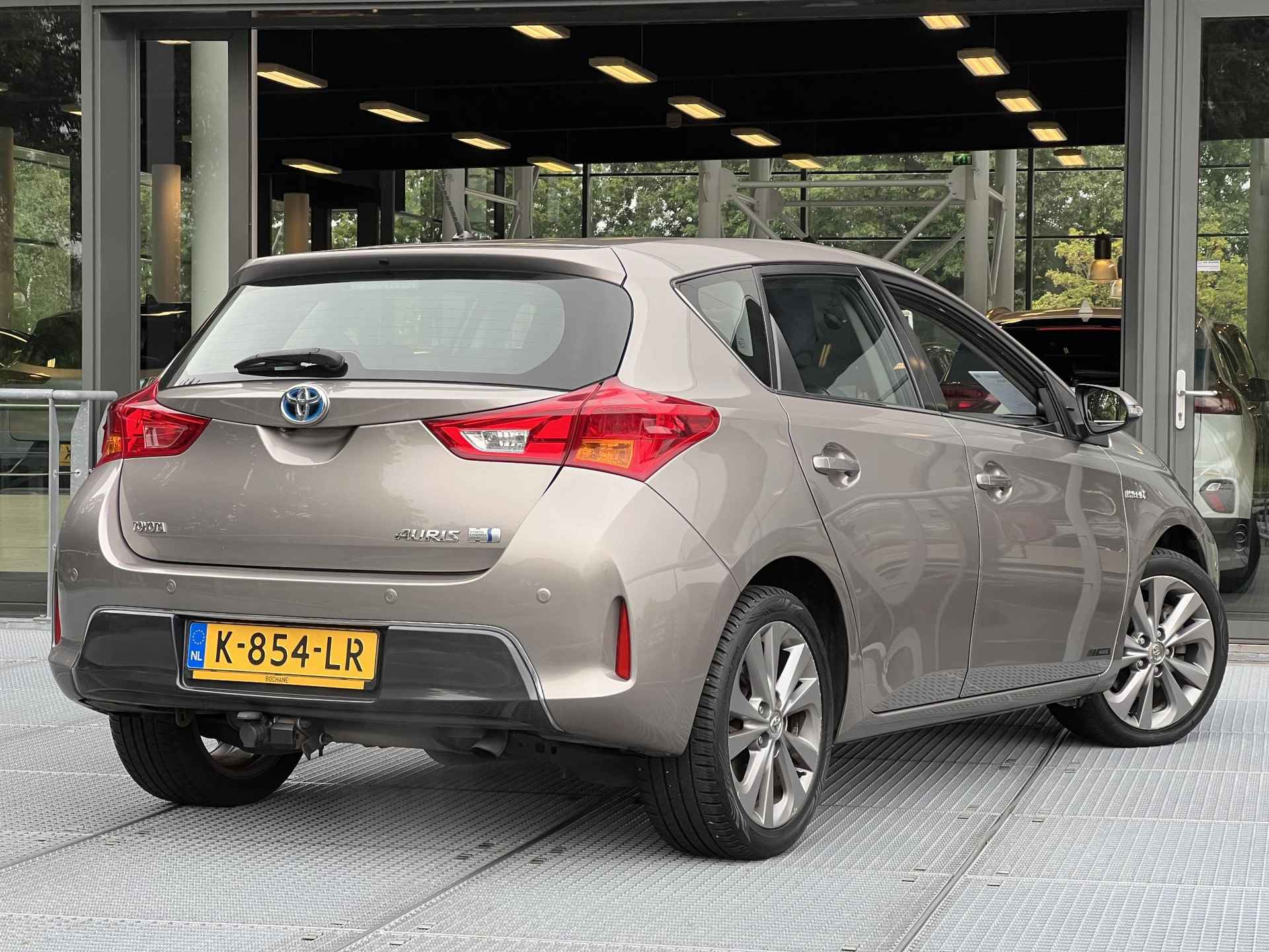 Toyota Auris 1.8 Hybrid Executive | Climate Control | Cruise Control | Trekhaak | Achteruitrijcamera | - 4/31