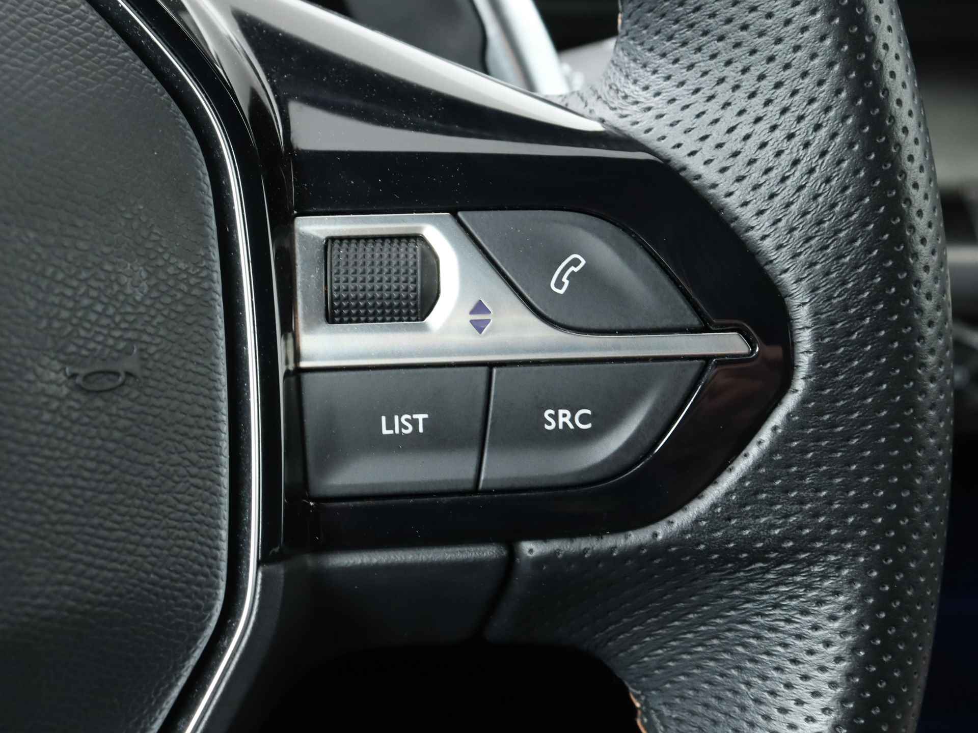 Peugeot 3008 GT 1.6 180pk Limited | Navigatie | Adaptieve Cruise Control | Trekhaak | - 19/40