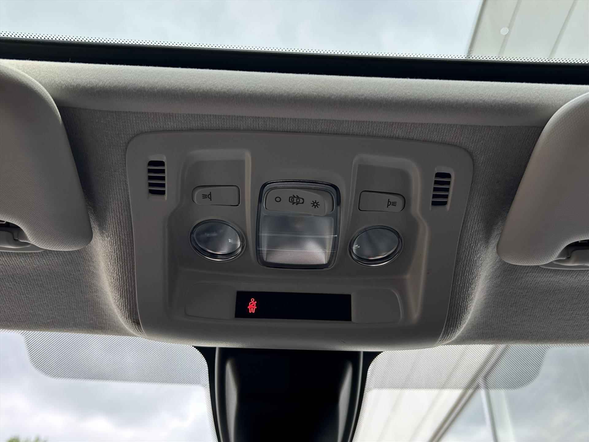 CITROEN C3 1.2 PureTech 110pk S&amp;S Shine | Navi by app | Parkeersensoren achter | Apple Carplay en Android auto | Stoel ververwarming | Cruise Controle | - 25/35