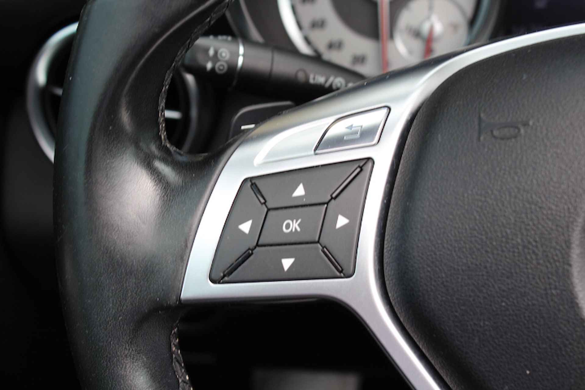Mercedes-Benz SLK 200 Automaat-AIRSCARF-NAVIGATIE-LEDER-PTS-STOELVERWAMING - 9/23