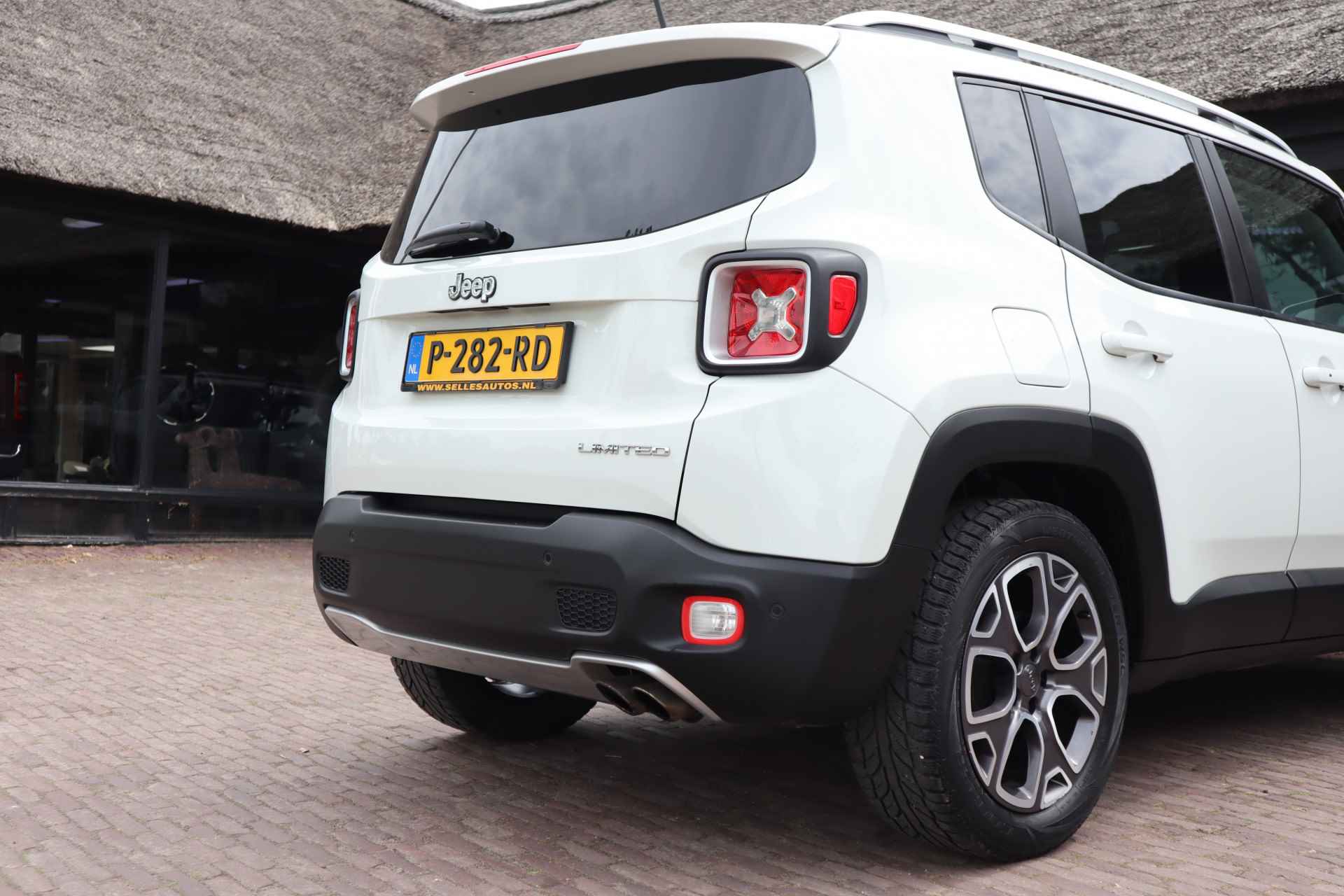 Jeep Renegade 1.4 MultiAir Opening Edition | Limited | Lederen Bekleding | Navigatie | Xenon Lampen | Stuur en Stoelverwarming - 3/46