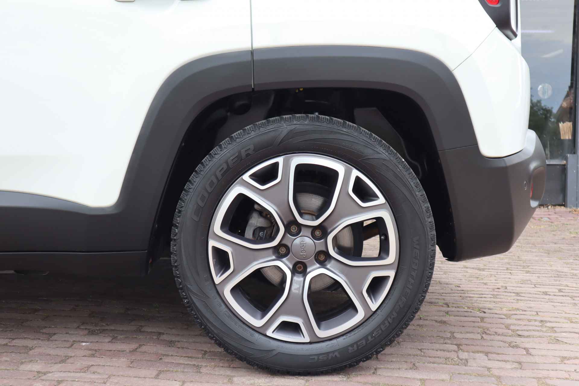 Jeep Renegade 1.4 MultiAir Opening Edition | Limited | Lederen Bekleding | Navigatie | Xenon Lampen | Stuur en Stoelverwarming - 26/46