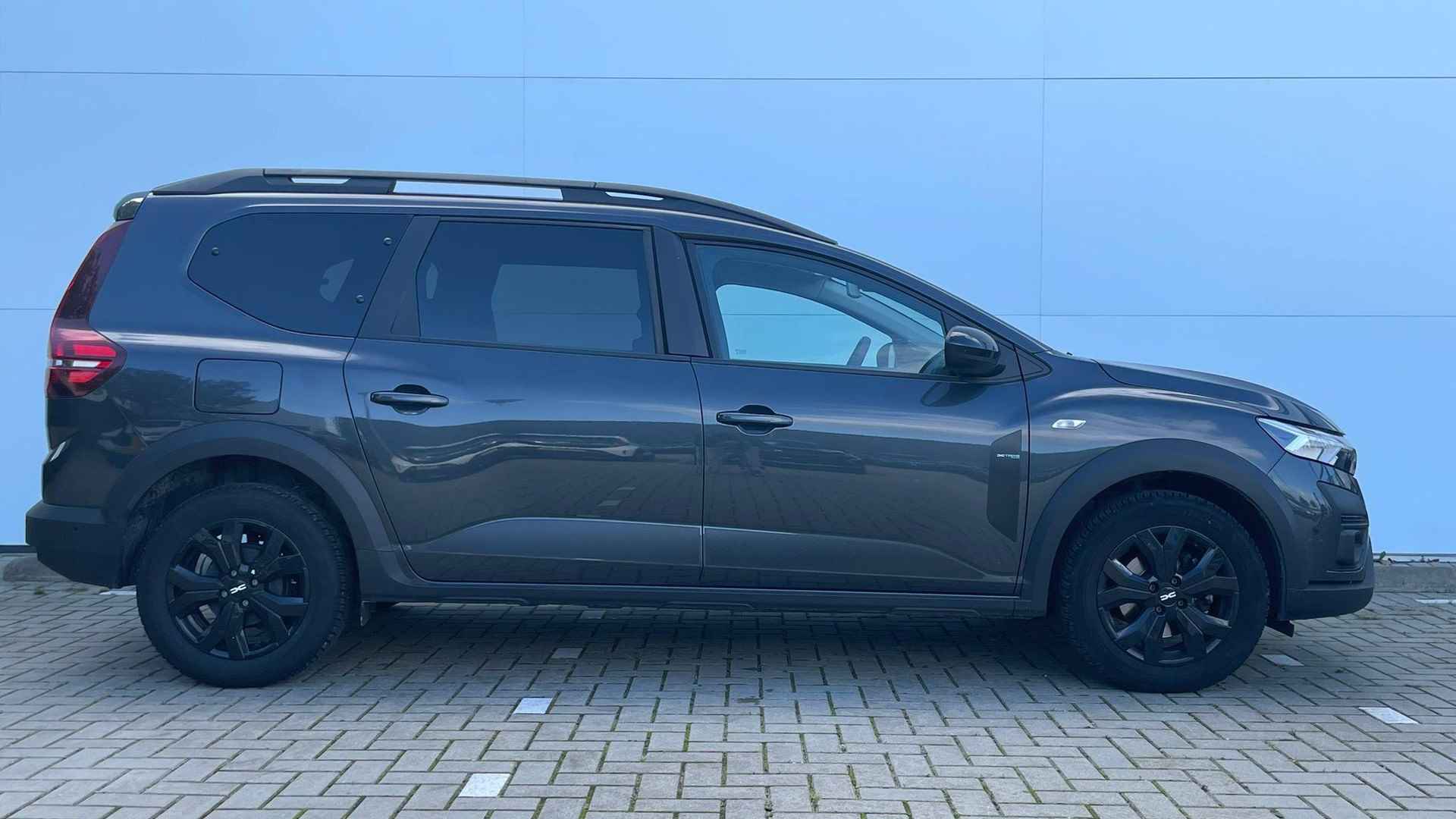 Dacia Jogger 1.0 TCe 110 Extreme 7p. Navigatie / Climate Control / Lichtmetalen Velgen / Parkeersensoren V+A+Camera / DAB / LED / Hill Holt System / Cruise Control - 36/37