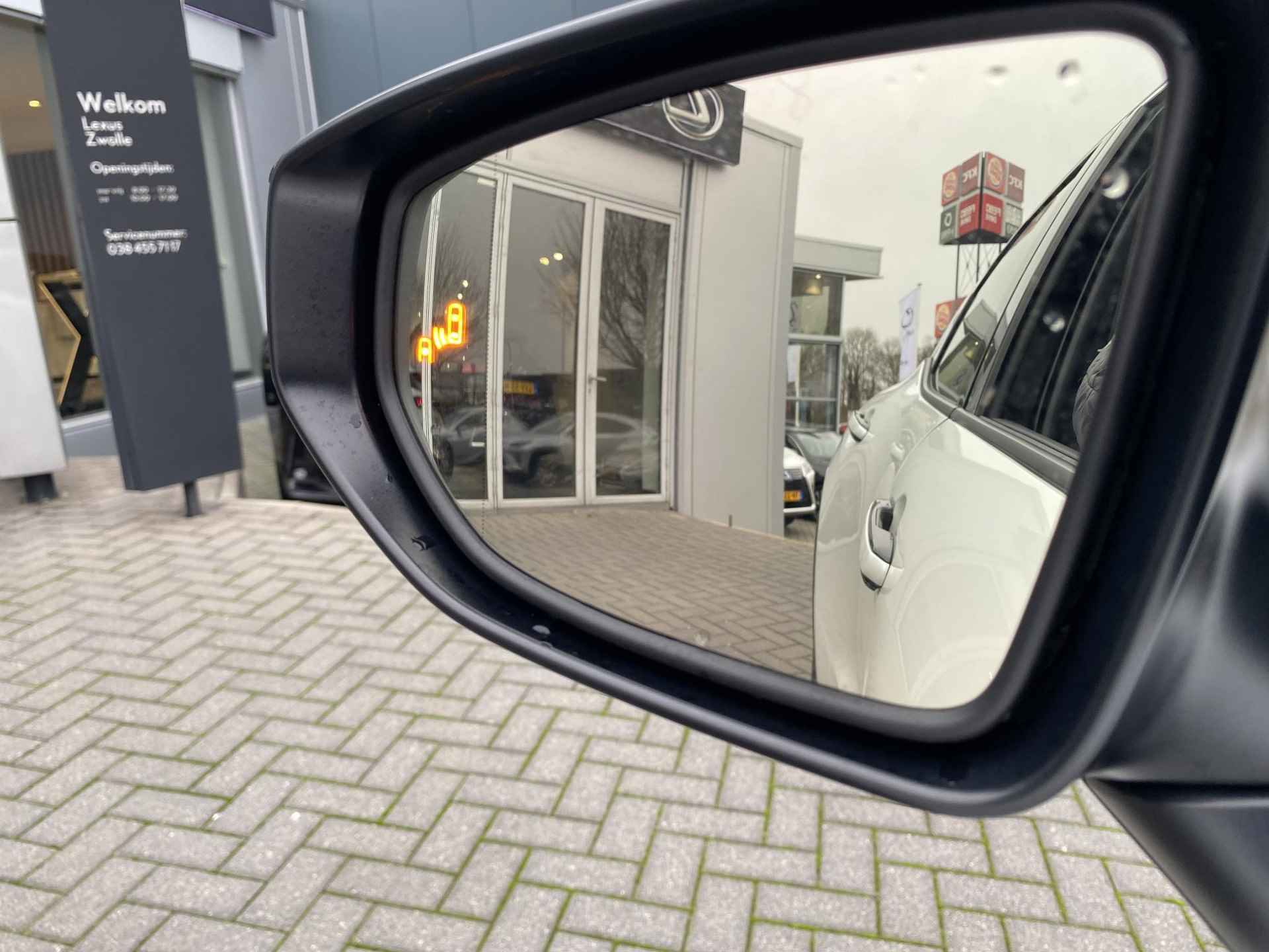 Lexus LBX 2WD STOELVERW STUURVERW PARK-SENSOR BLIND-SPOT CARPLAY LENDESTEUN - 29/41