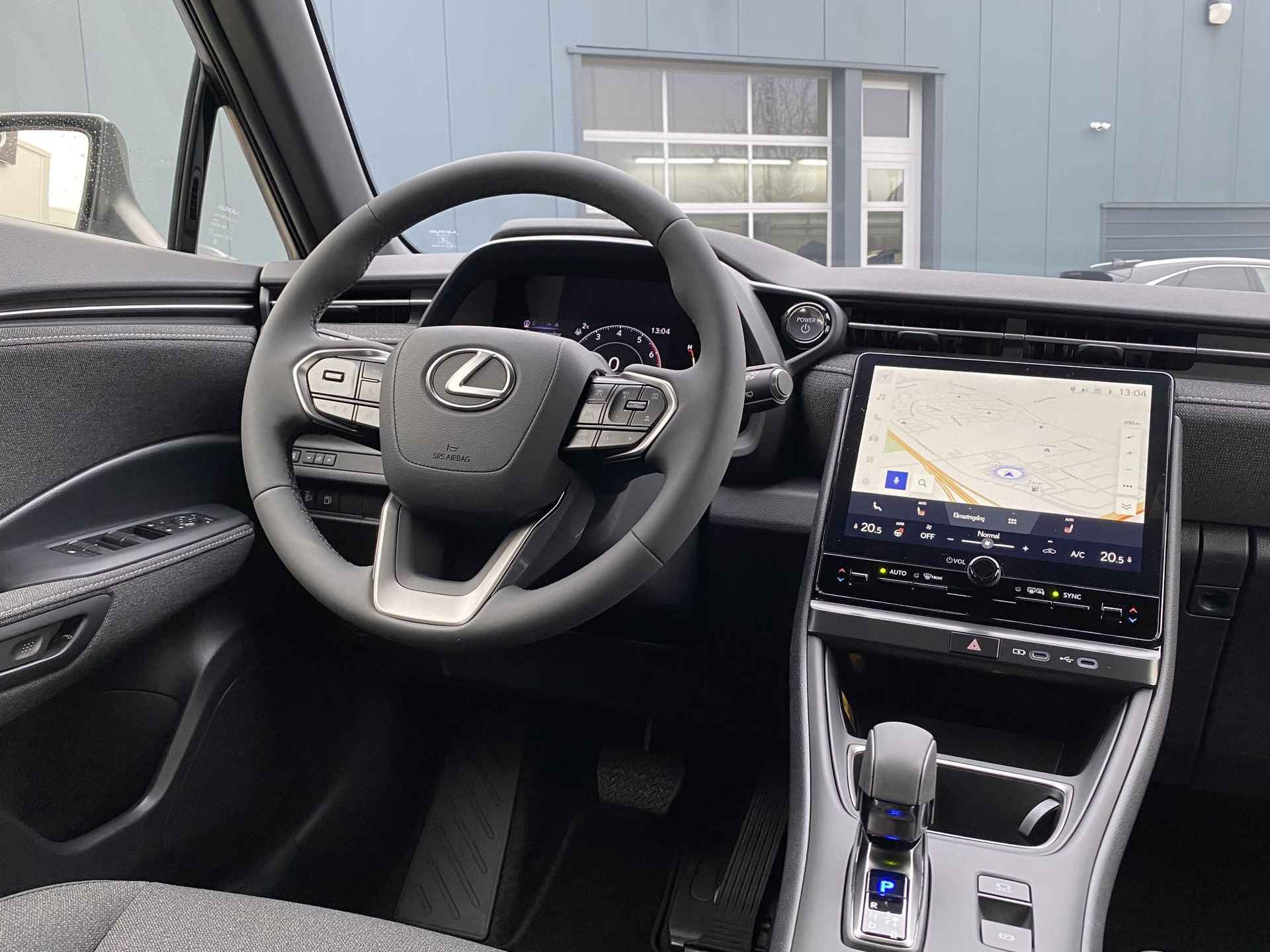 Lexus LBX 2WD STOELVERW STUURVERW PARK-SENSOR BLIND-SPOT CARPLAY LENDESTEUN - 33/41