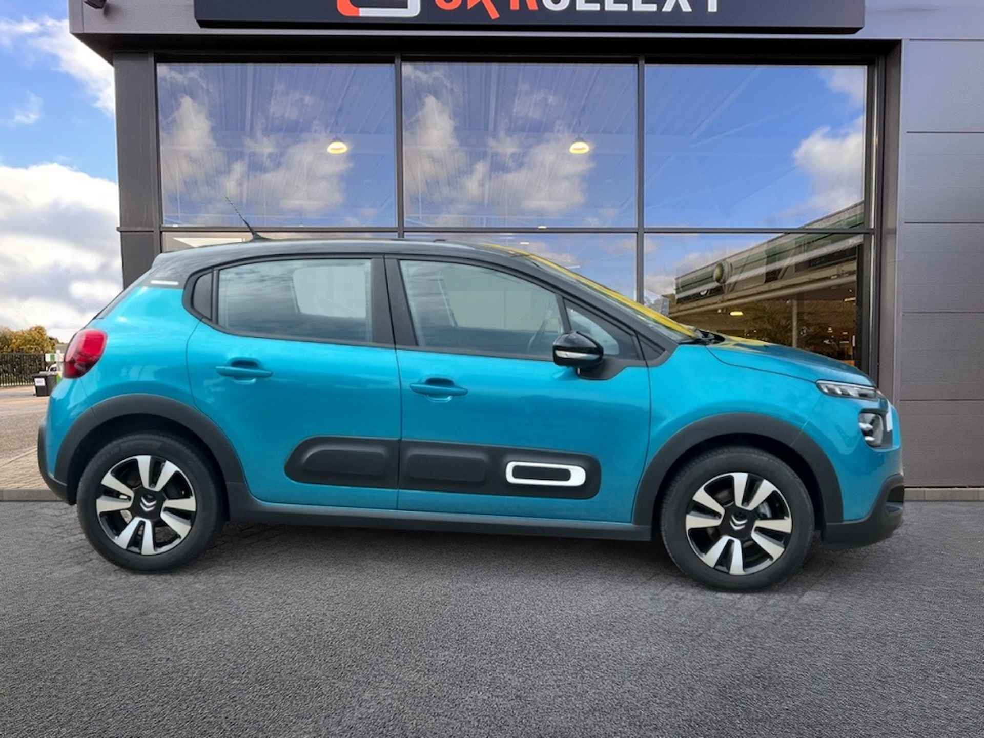 Citroen C3 1.2 PT Shine Led | Stoelverw. | Apple Carplay | parkeersensoren - 2/33