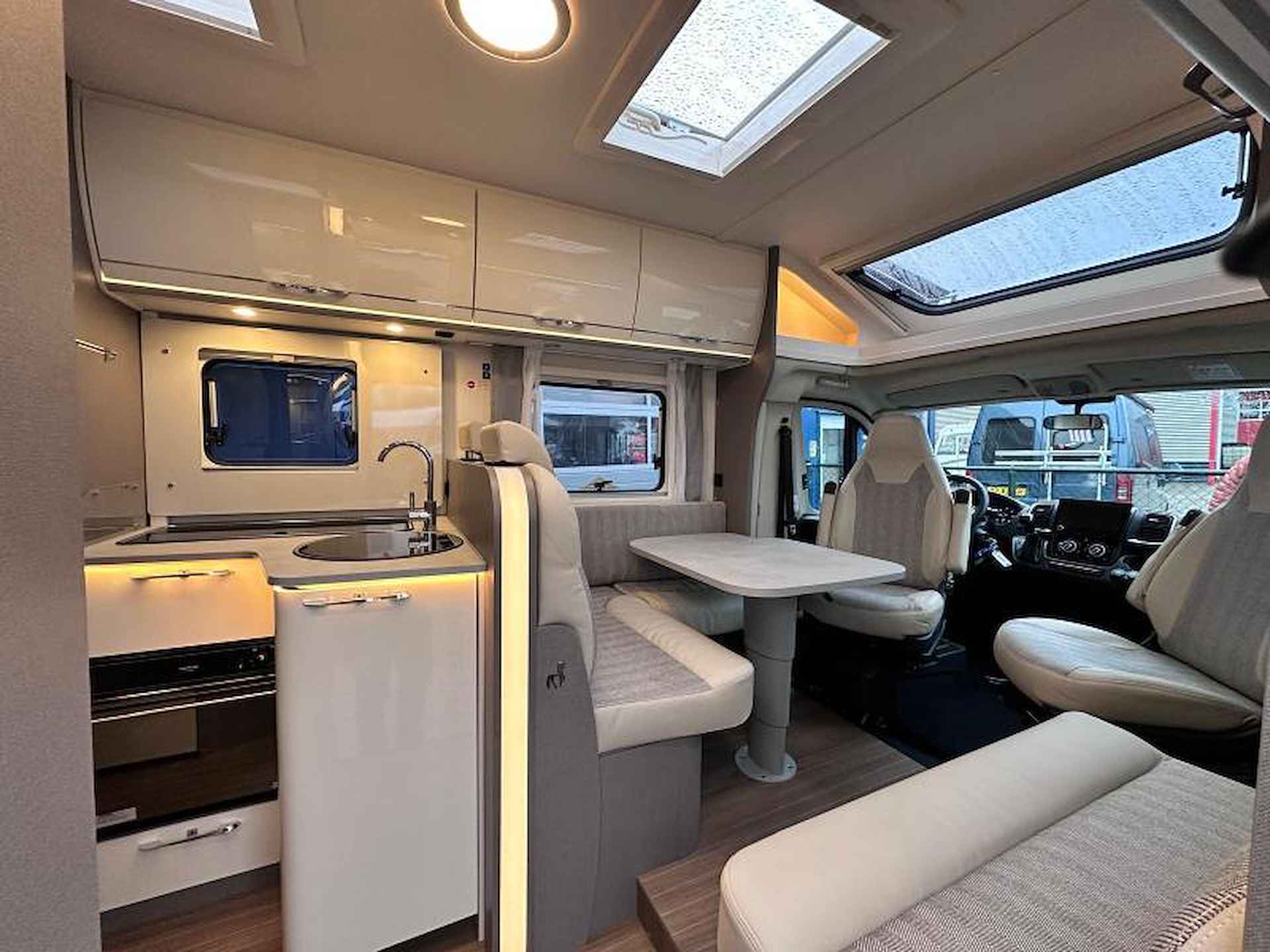 Hymer Etrusco 7300 SB Enkele bedden+ruime zit! - 12/14