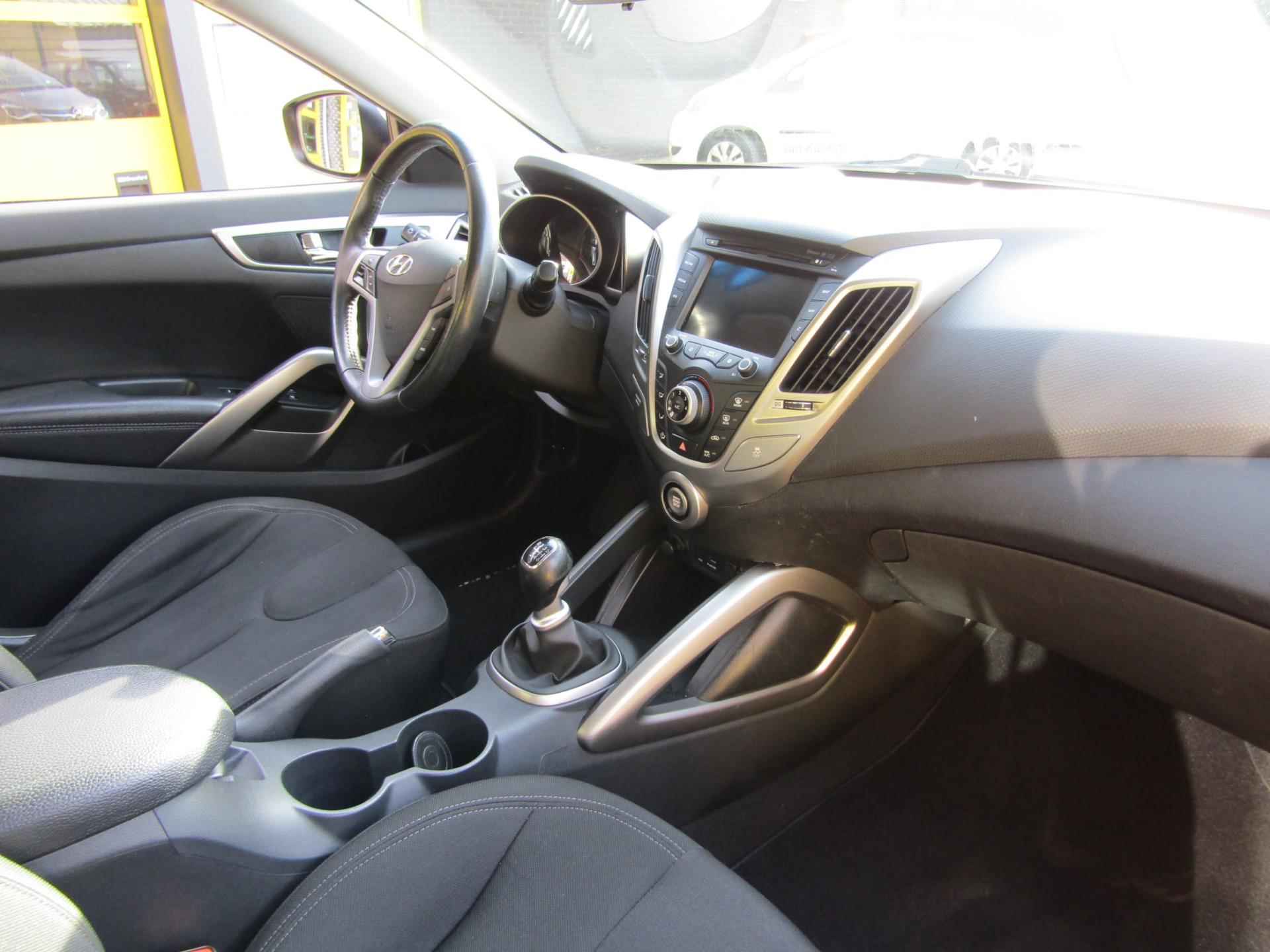 Hyundai Veloster 1.6 GDI i-Motion - 18/30