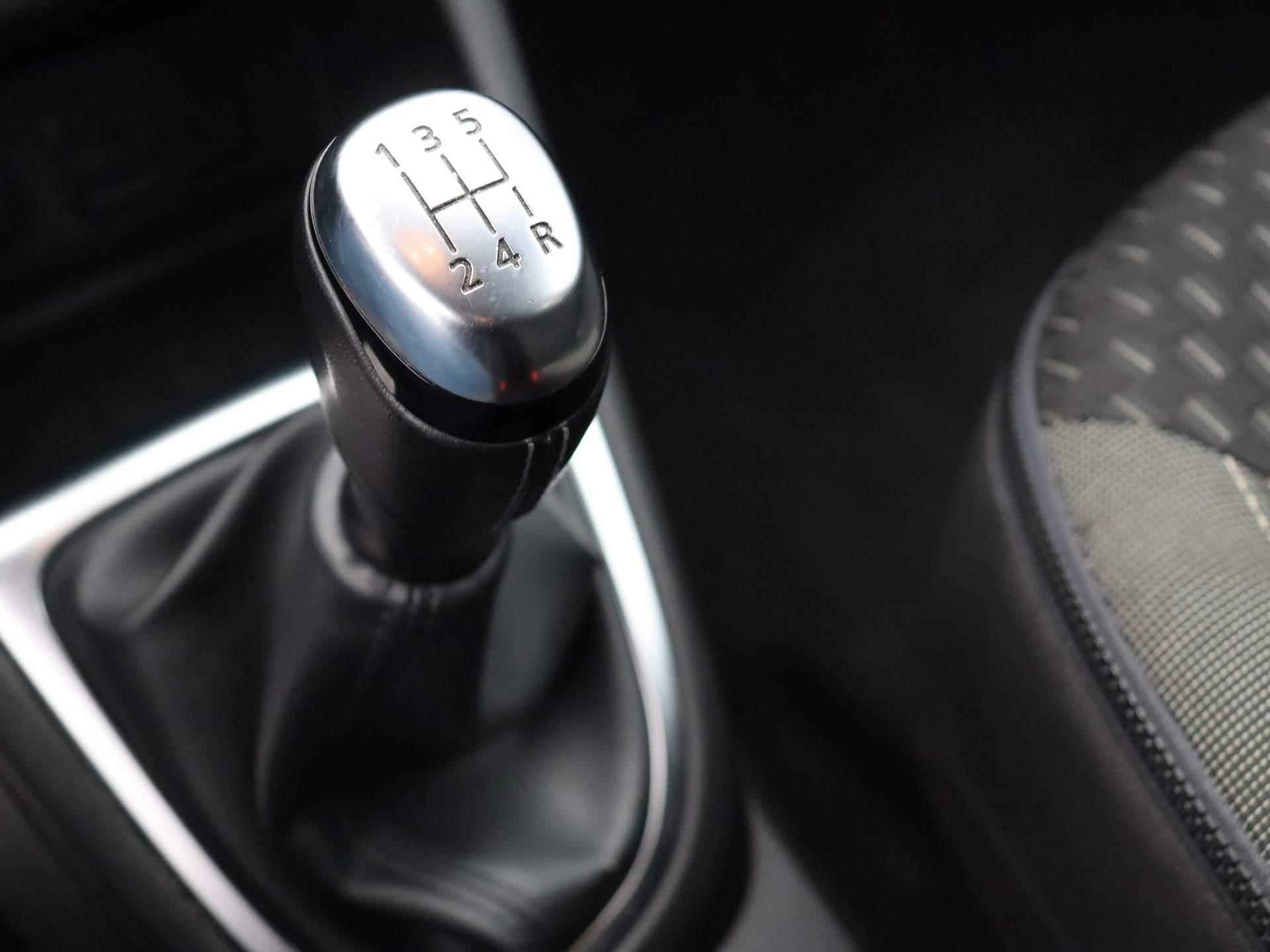 Renault Captur TCe 90pk Intens | Achtertuitrijcamera | Afneembare trekhaak | Parkeersensoren voor/achter | Climate control | - 22/42