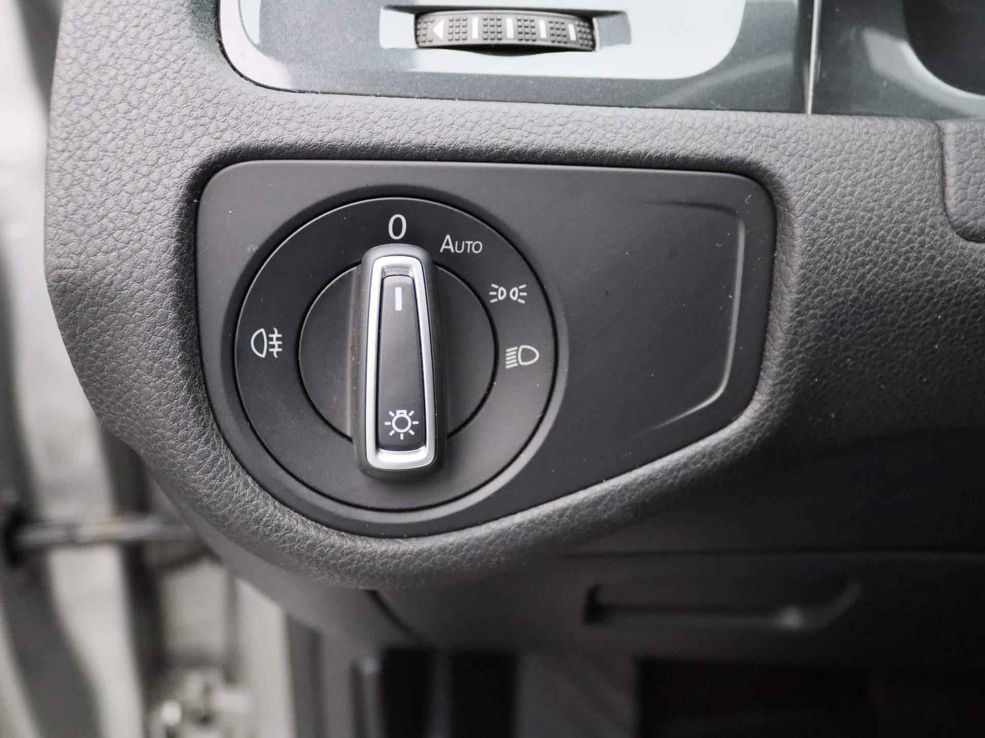 Volkswagen e-Golf e-Golf | Navigatie | Climate Control | Parkeerhulp | - 19/32