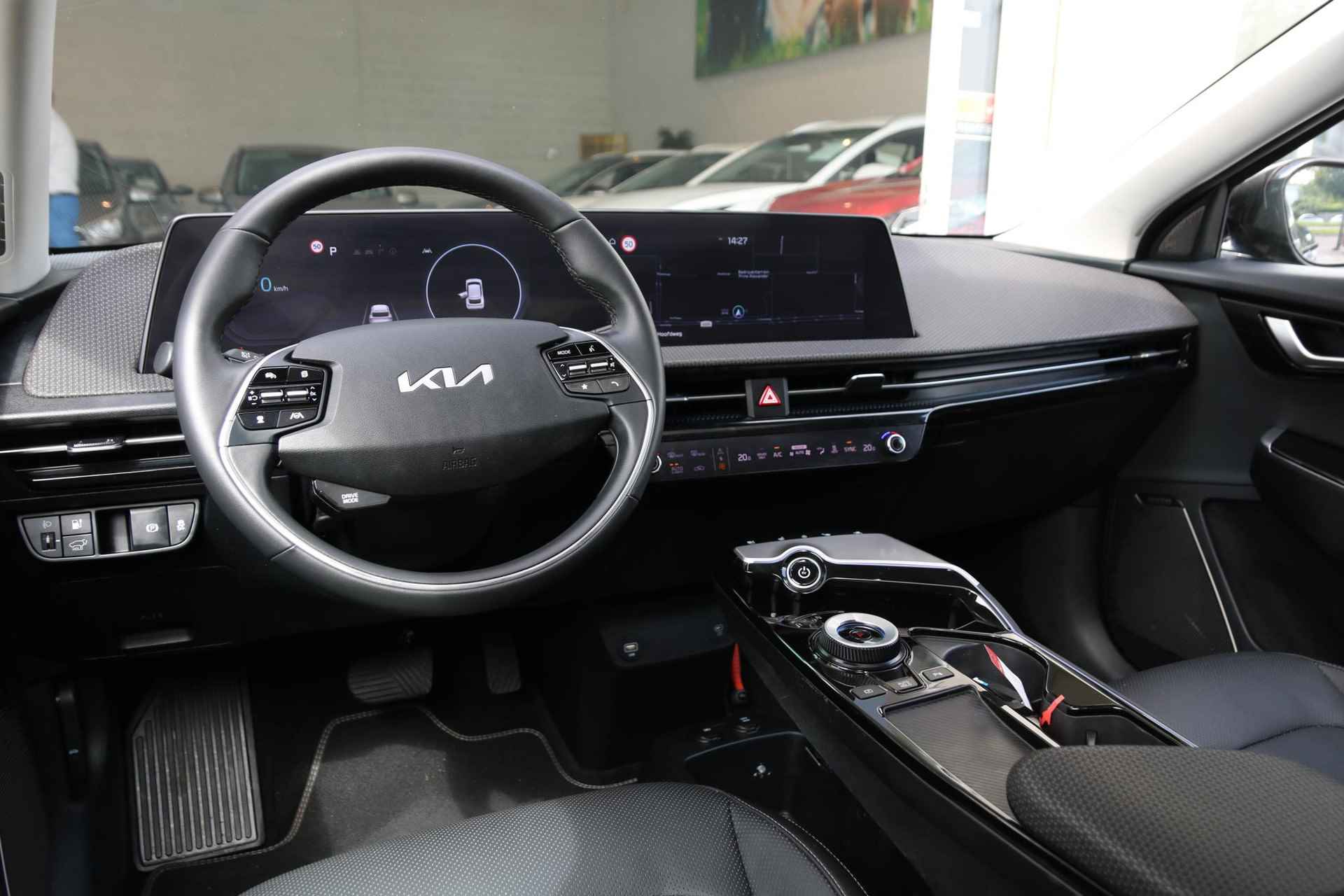 Kia EV6 Plus Advanced 77 kWh  | Airco | Navi | Camera | | Lederen bekleding | Elektrisch bediende voorstoelen | Stoel en stuurverwarming | 20 inch | Panoramadak | Navigatie | Adaptieve cruise control | Dodehoek detectie | Stoelkoeling | Rijbereik 500km* - 18/29
