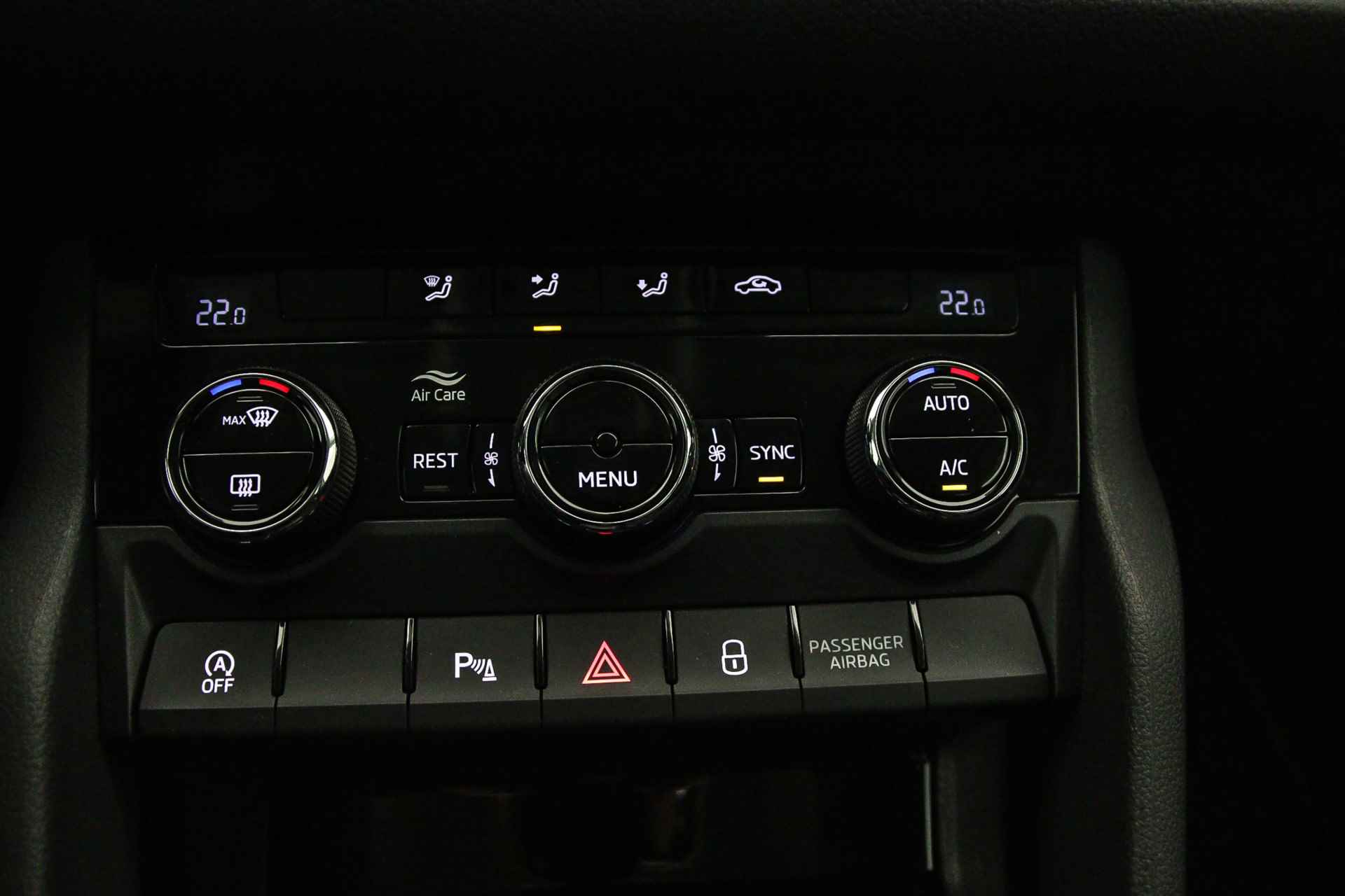 Škoda Kodiaq Business Edition 1.5 TSI 150pk DSG Automaat Trekhaak, Navigatie, Achteruitrijcamera, Cruise control, Airco, DAB, Parkeersensoren, App connect, LED verlichting - 13/40