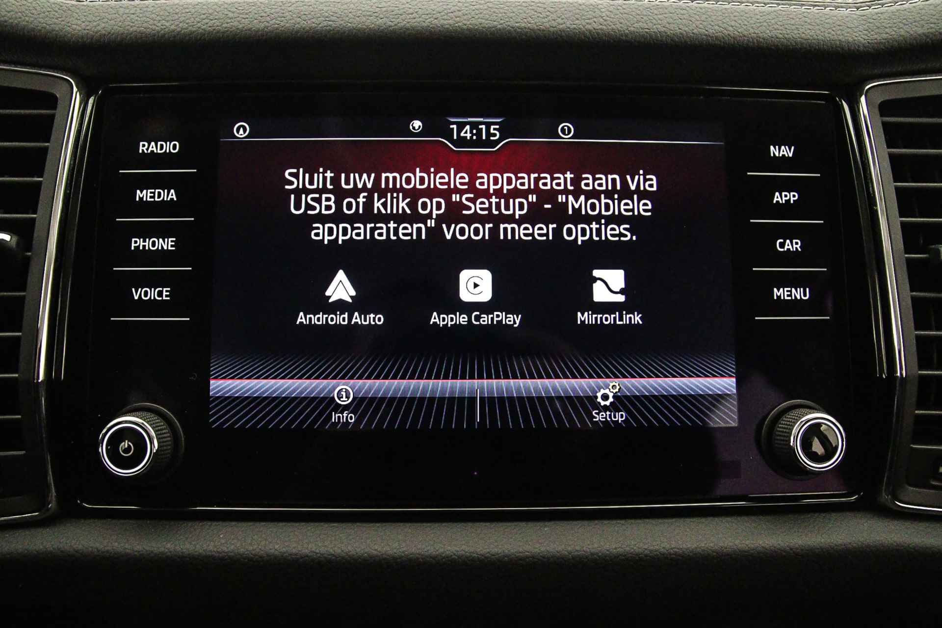 Škoda Kodiaq Business Edition 1.5 TSI 150pk DSG Automaat Trekhaak, Navigatie, Achteruitrijcamera, Cruise control, Airco, DAB, Parkeersensoren, App connect, LED verlichting - 24/40