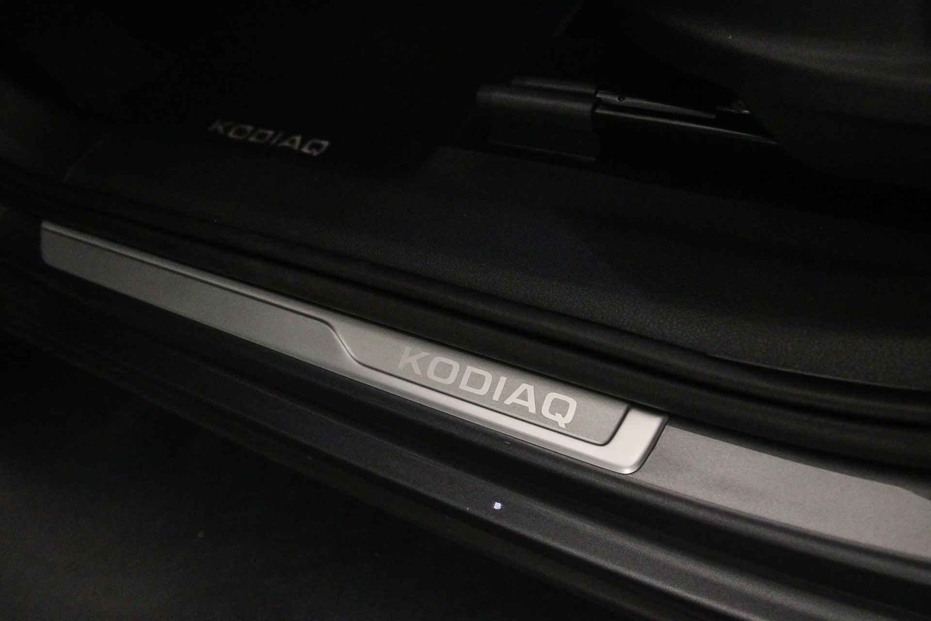 Škoda Kodiaq Business Edition 1.5 TSI 150pk DSG Automaat Trekhaak, Navigatie, Achteruitrijcamera, Cruise control, Airco, DAB, Parkeersensoren, App connect, LED verlichting - 29/40