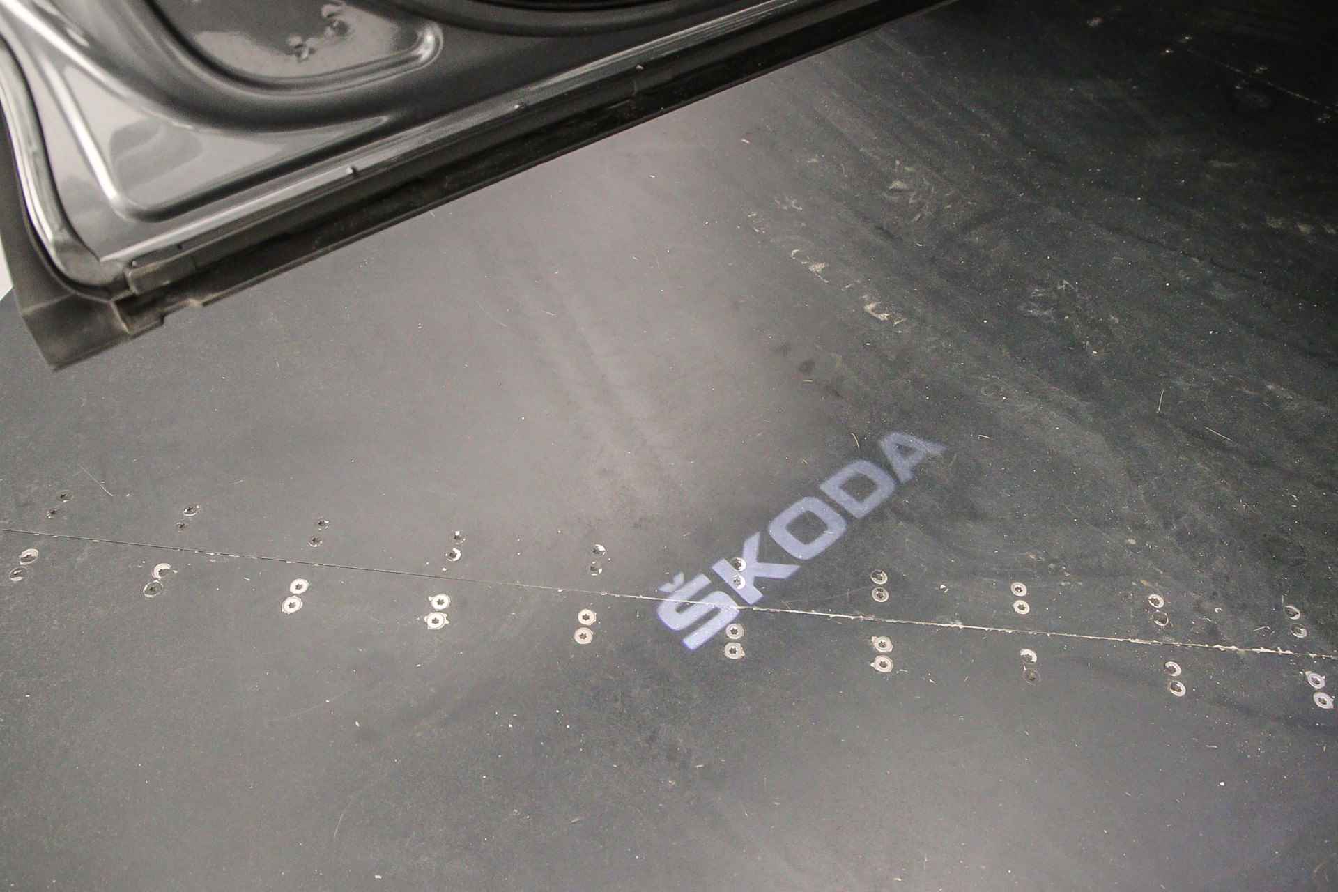 Škoda Kodiaq Business Edition 1.5 TSI 150pk DSG Automaat Trekhaak, Navigatie, Achteruitrijcamera, Cruise control, Airco, DAB, Parkeersensoren, App connect, LED verlichting - 32/40