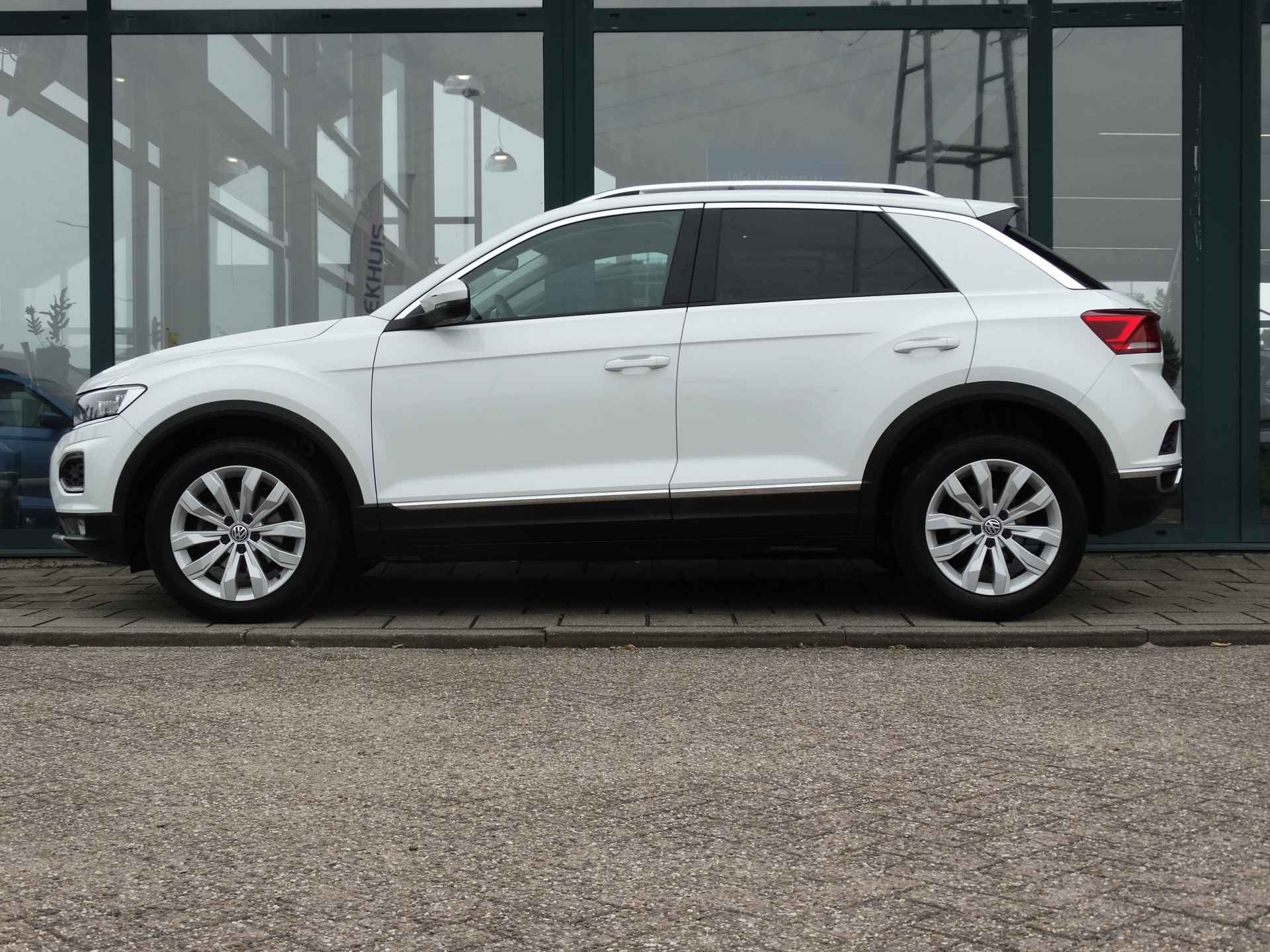 Volkswagen T-Roc 1.5 TSI 150PK Sport | Panoramadak | Navigatie | Parkeersensoren | Digitaal cockpit - 2/27