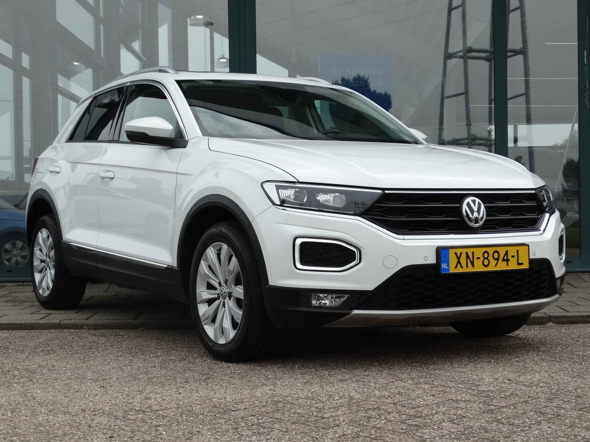 Volkswagen T-Roc 1.5 TSI 150PK Sport | Panoramadak | Navigatie | Parkeersensoren | Digitaal cockpit - 8/27