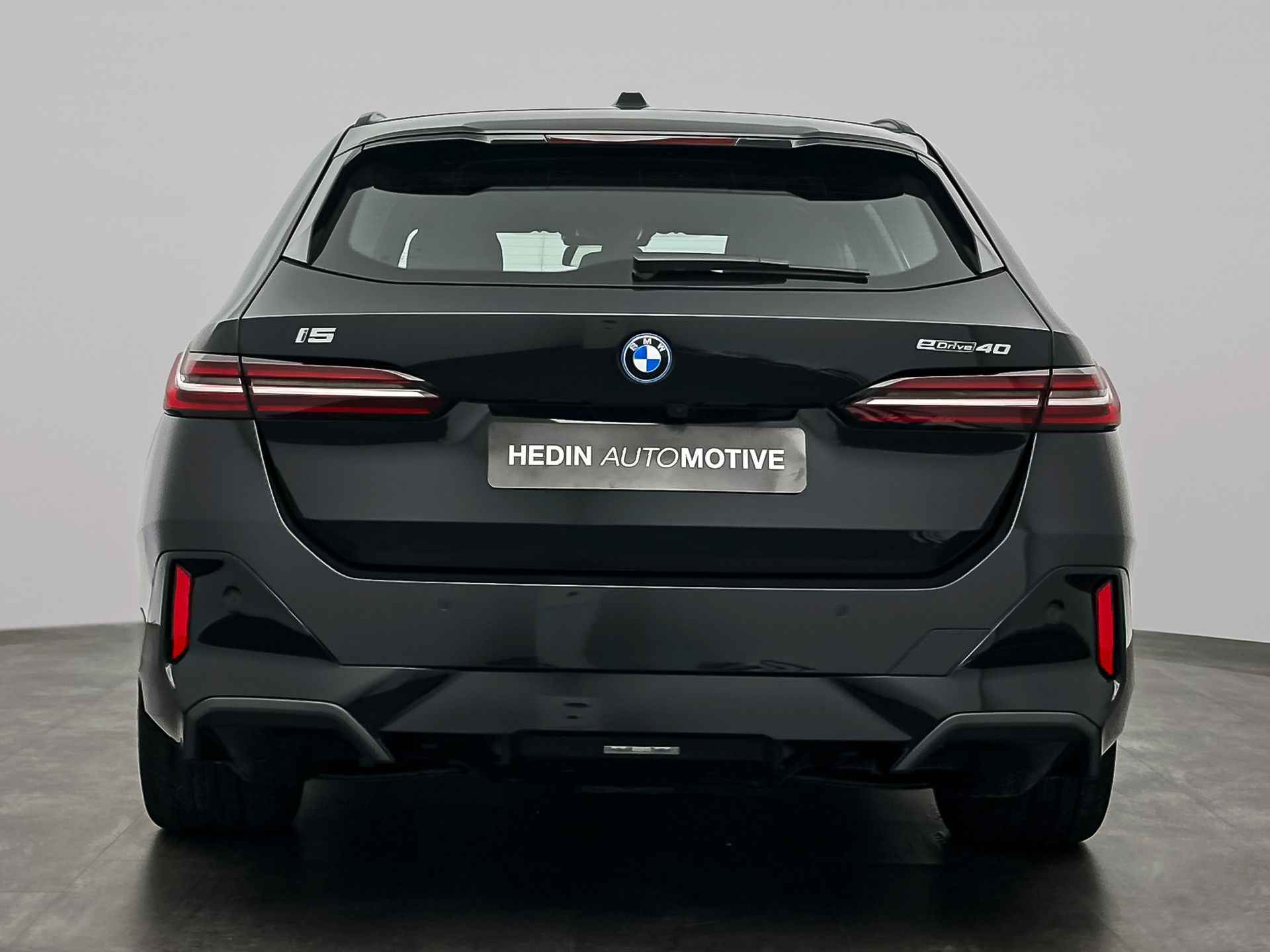 BMW i5 Touring eDrive40 M-Sport Edition | Glazen Panoramdak | Harman Kardon audio - 5/26