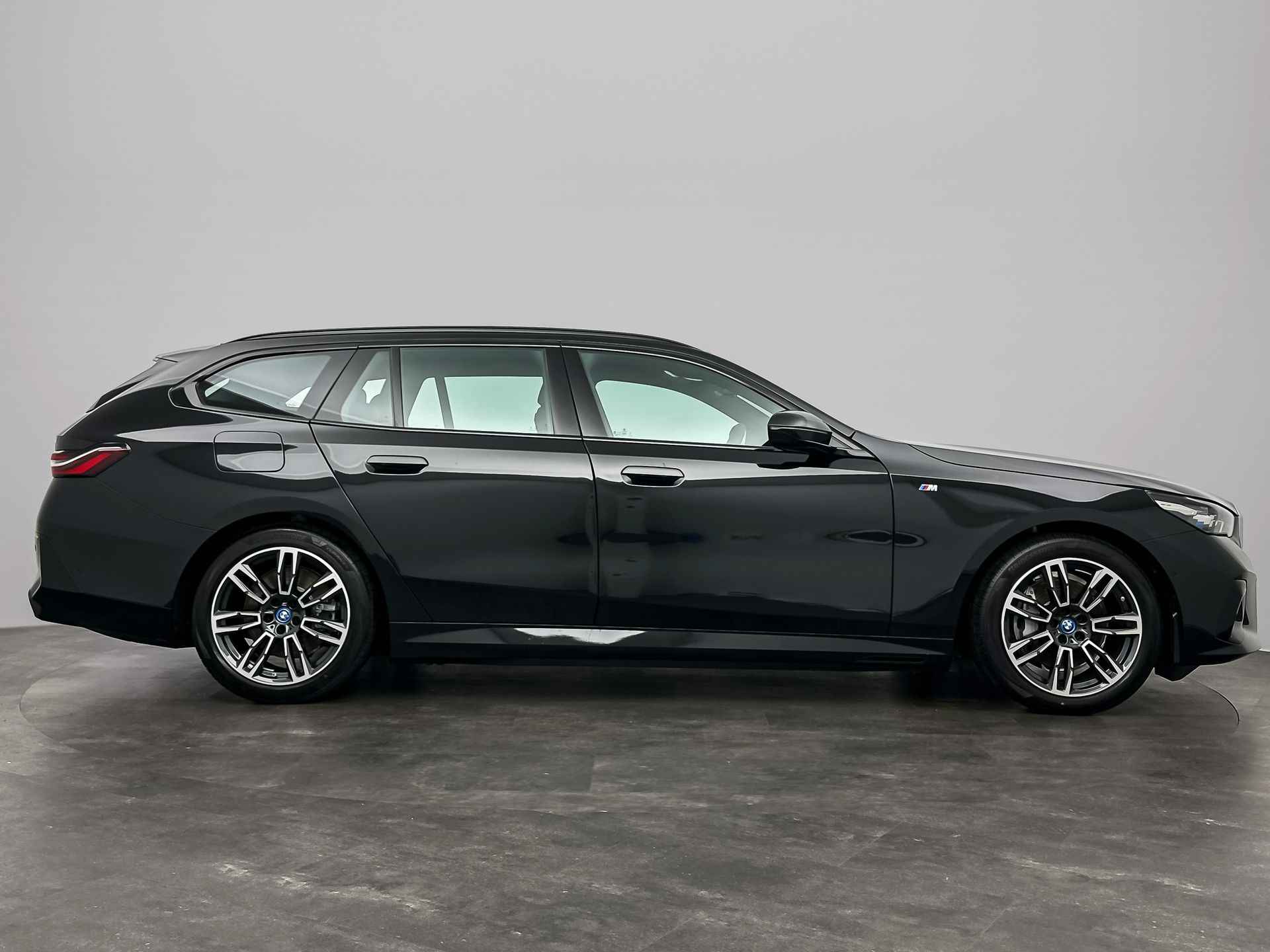 BMW i5 Touring eDrive40 M-Sport Edition | Glazen Panoramdak | Harman Kardon audio - 7/26