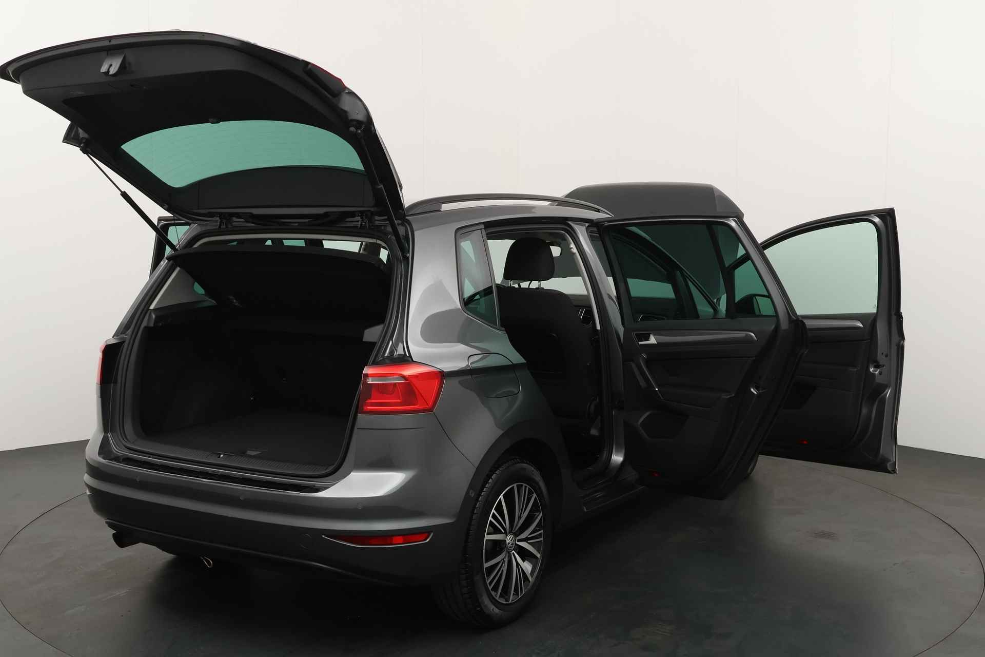 Volkswagen Golf Sportsvan BWJ 2017 1.2 TSI 111 PK Highline AUTOMAAT / NAVI / CLIMA / ADAPTIVE CRUISE / STOELVERW. / DAB+ / BLUETOOTH / PARKEERSENSOREN / LMV - 24/31