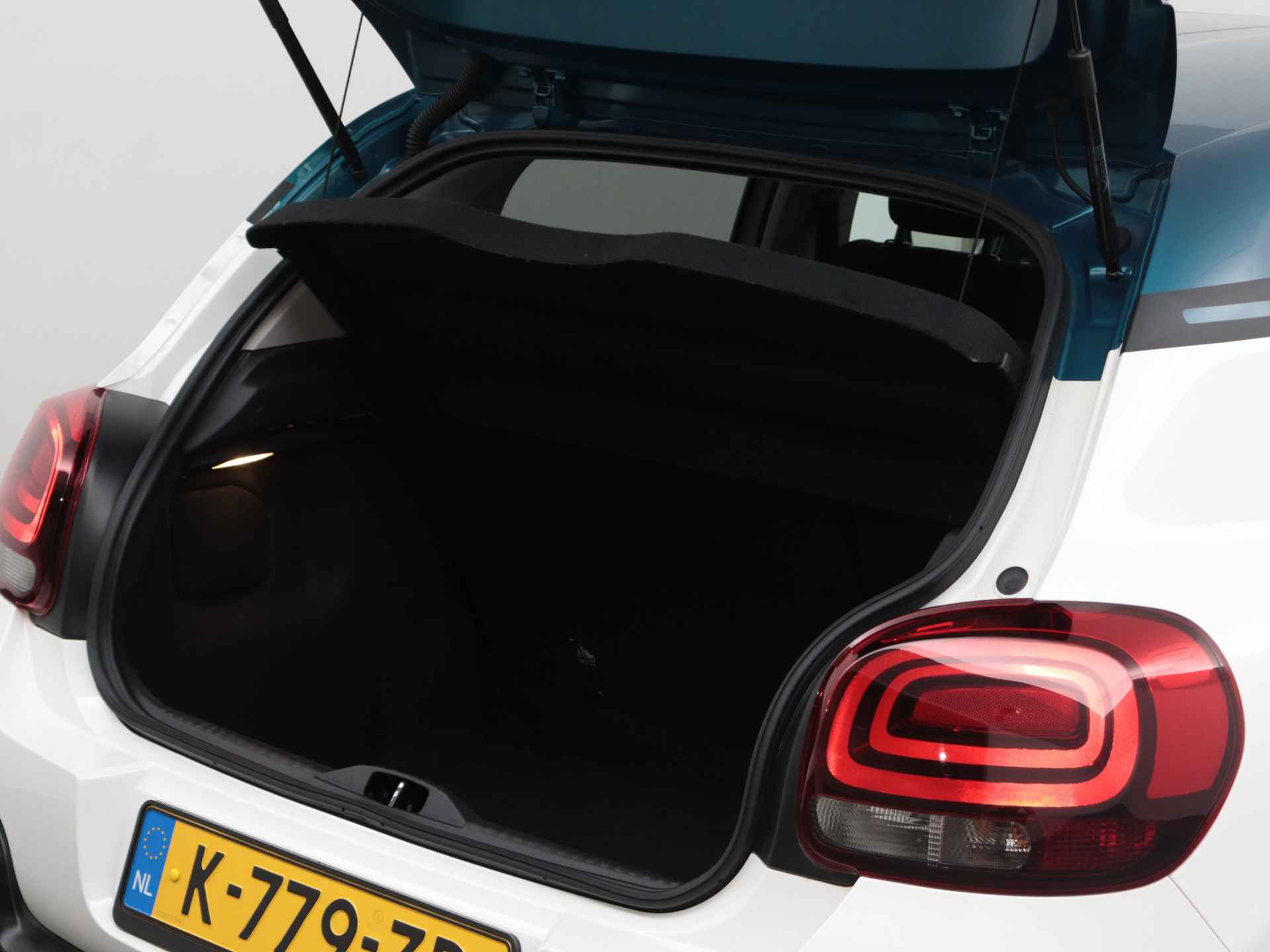 Citroën C3 PureTech 110pk Shine | Rijklaar | 17"LMV | Camera | Trekhaak | - 12/26