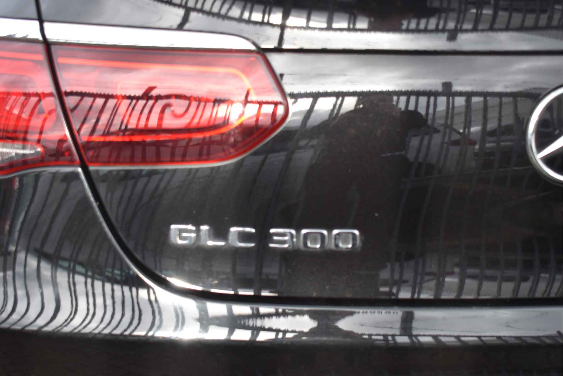 Mercedes-Benz GLC Coupé 300 4MATIC Premium Plus, FACELIFT,SCHUIF/KANTELDAK,ELECTR WEGKLAPBARE TREKHAAK, ELECTRISCHE KOFFERDEKSEL,BOEKJES,NAP EN ON - 19/39