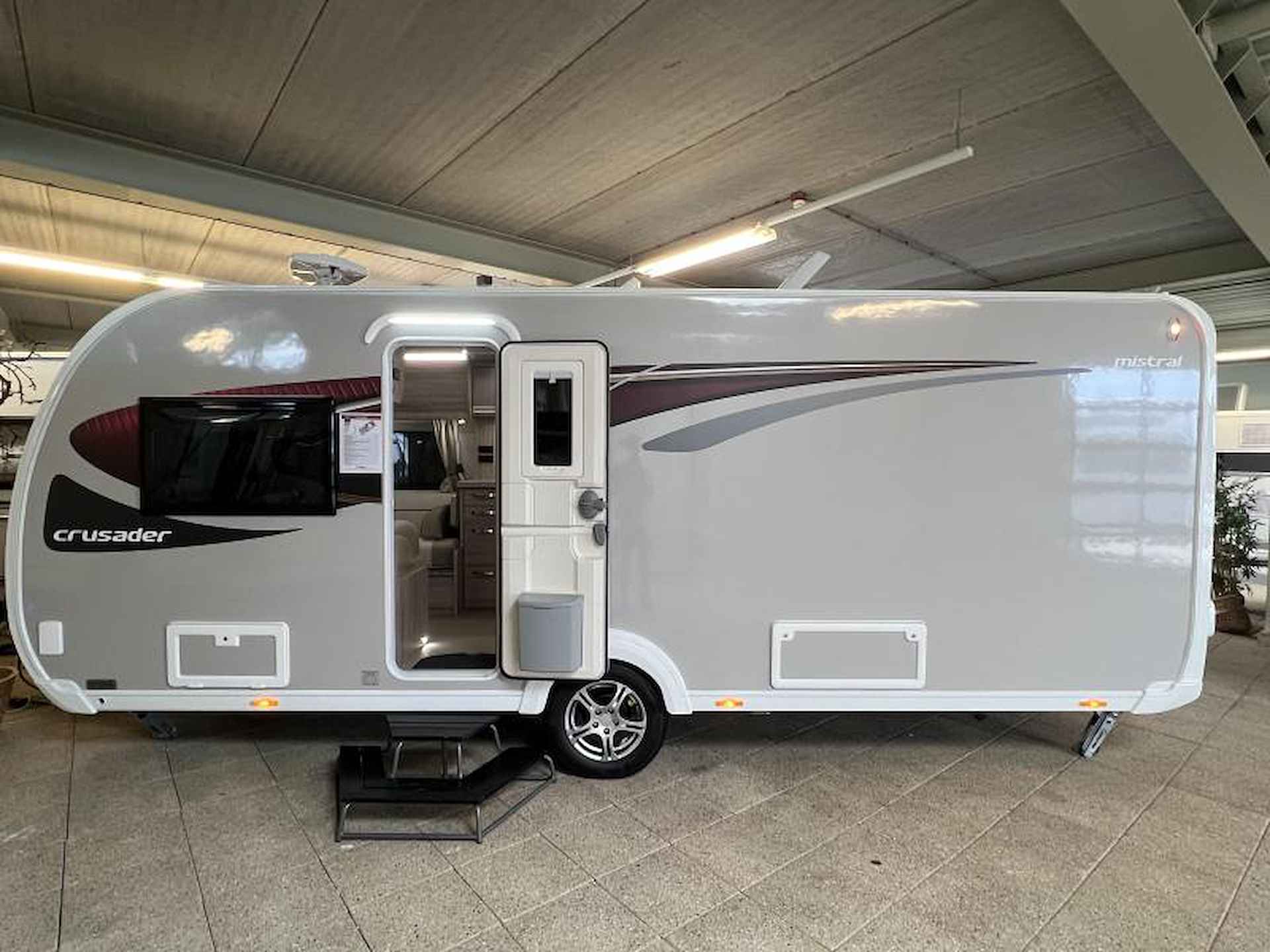 Elddis Crusader Mistral - 4/14