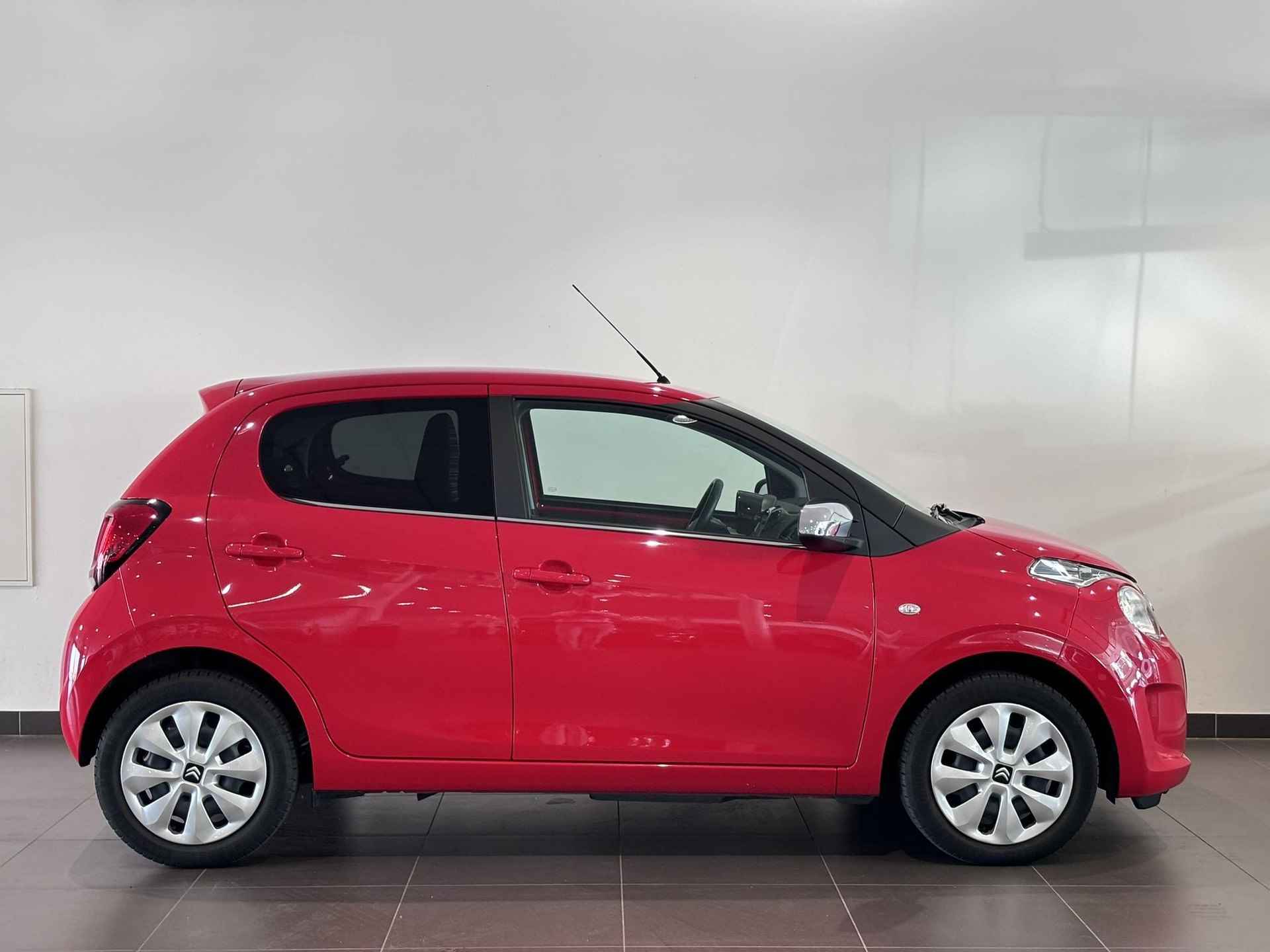 Citroën C1 5-deurs Feel 1.0 e-VTi 72pk | CAMERA | APPLE CARPLAY / ANDROID AUTO | AIRCO | EXTRA GETINTE RUITEN | - 10/55