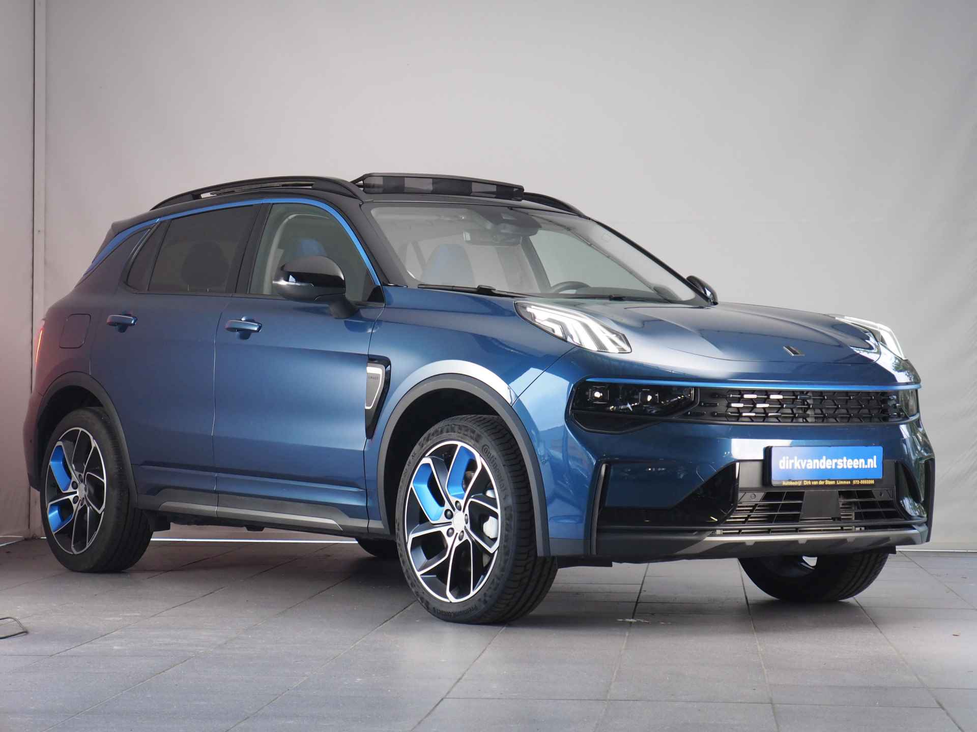 Lynk & Co 01 1.5 | 6.6 kWh laden | 360° Camera | Botsherkenning | Panoramadak | Pilot Assist | Achteruitrijcamera | Apple CarPlay/ Android Auto | Parkeersensoren voor- en achter | Memory Bestuurdersstoel | Na - 14/46