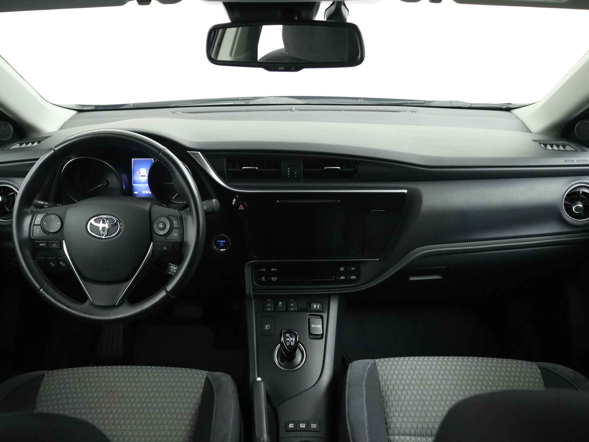 Toyota Auris Touring Sports 1.8 Hybrid Dynamic Ultimate | Navigatie | Parkeersensoren | Stoelverwarming | - 6/43