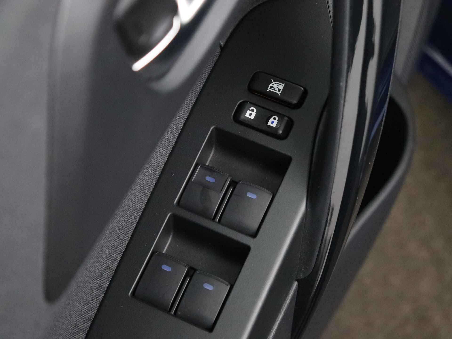 Toyota Auris Touring Sports 1.8 Hybrid Dynamic Ultimate | Navigatie | Parkeersensoren | Stoelverwarming | - 32/43