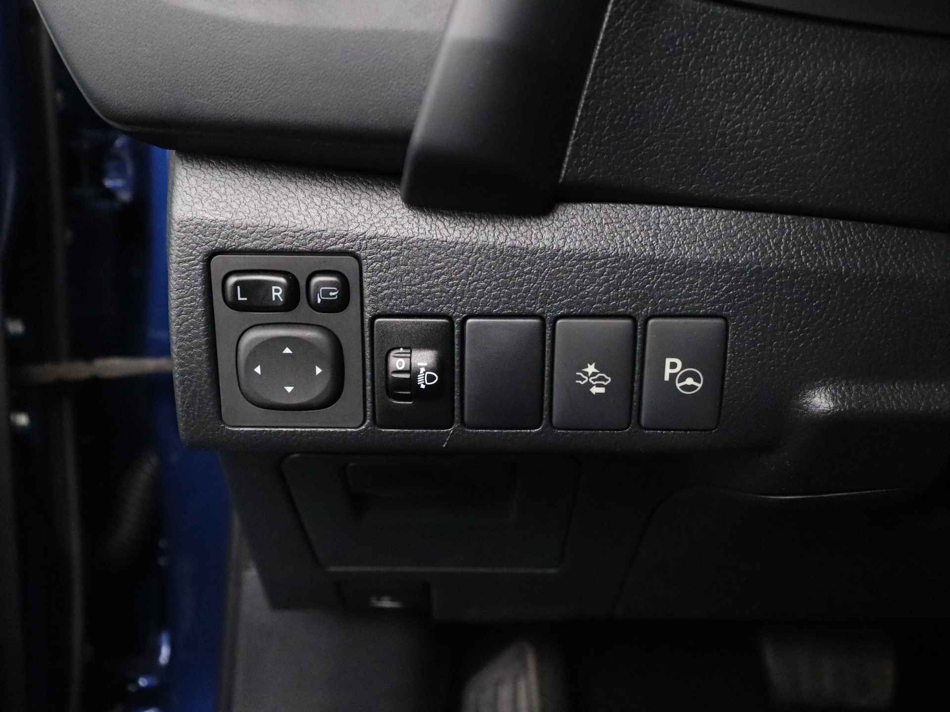 Toyota Auris Touring Sports 1.8 Hybrid Dynamic Ultimate | Navigatie | Parkeersensoren | Stoelverwarming | - 33/43