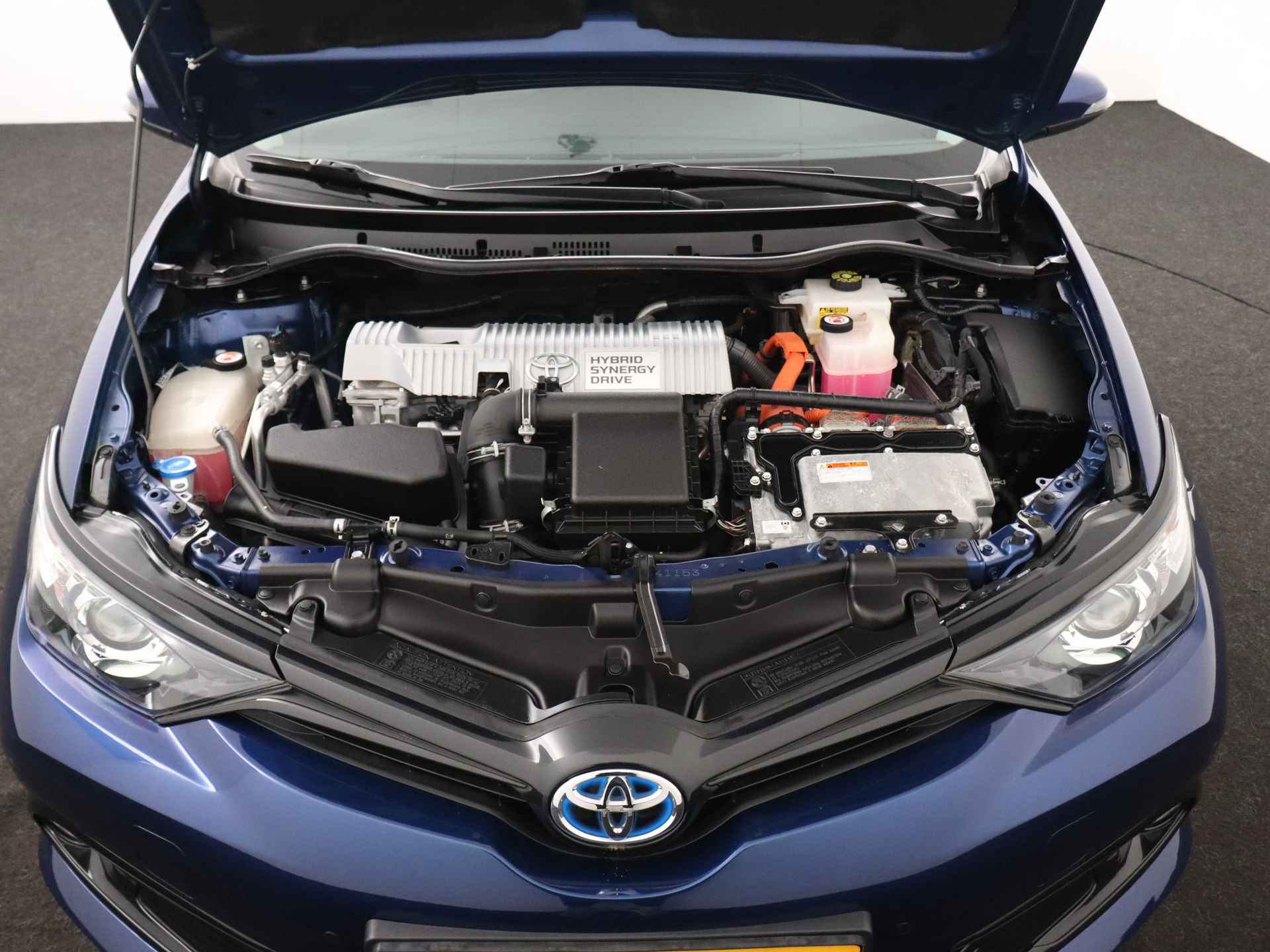 Toyota Auris Touring Sports 1.8 Hybrid Dynamic Ultimate | Navigatie | Parkeersensoren | Stoelverwarming | - 40/43