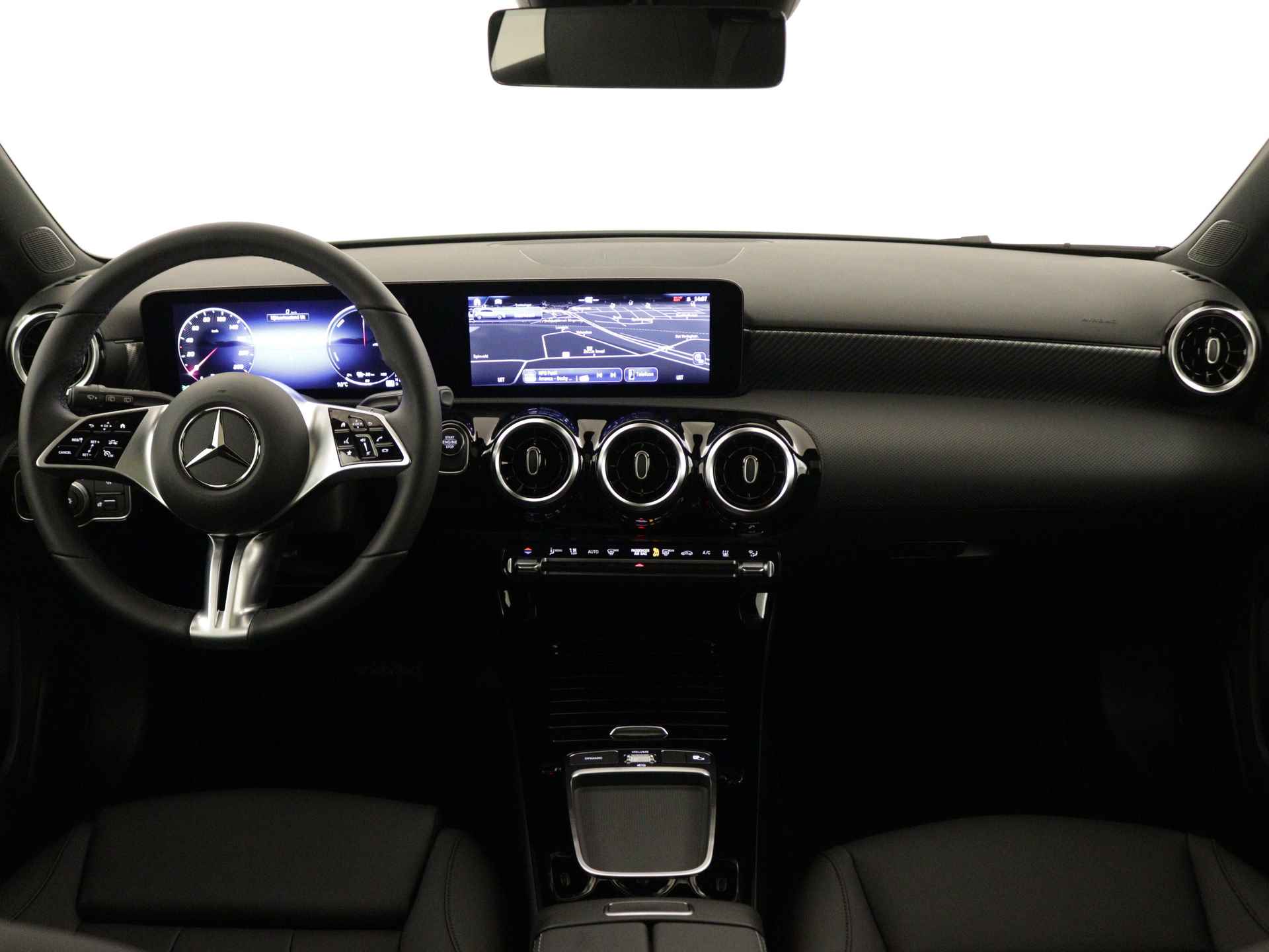 Mercedes-Benz A-Klasse 250 e Business Line | Panoramaschuifdak | Warmtewerend, donkergetint glas achterin | Dodehoekassistent | Extra USB-poorten |  Verwarmde stoelen vooraan | - 5/40