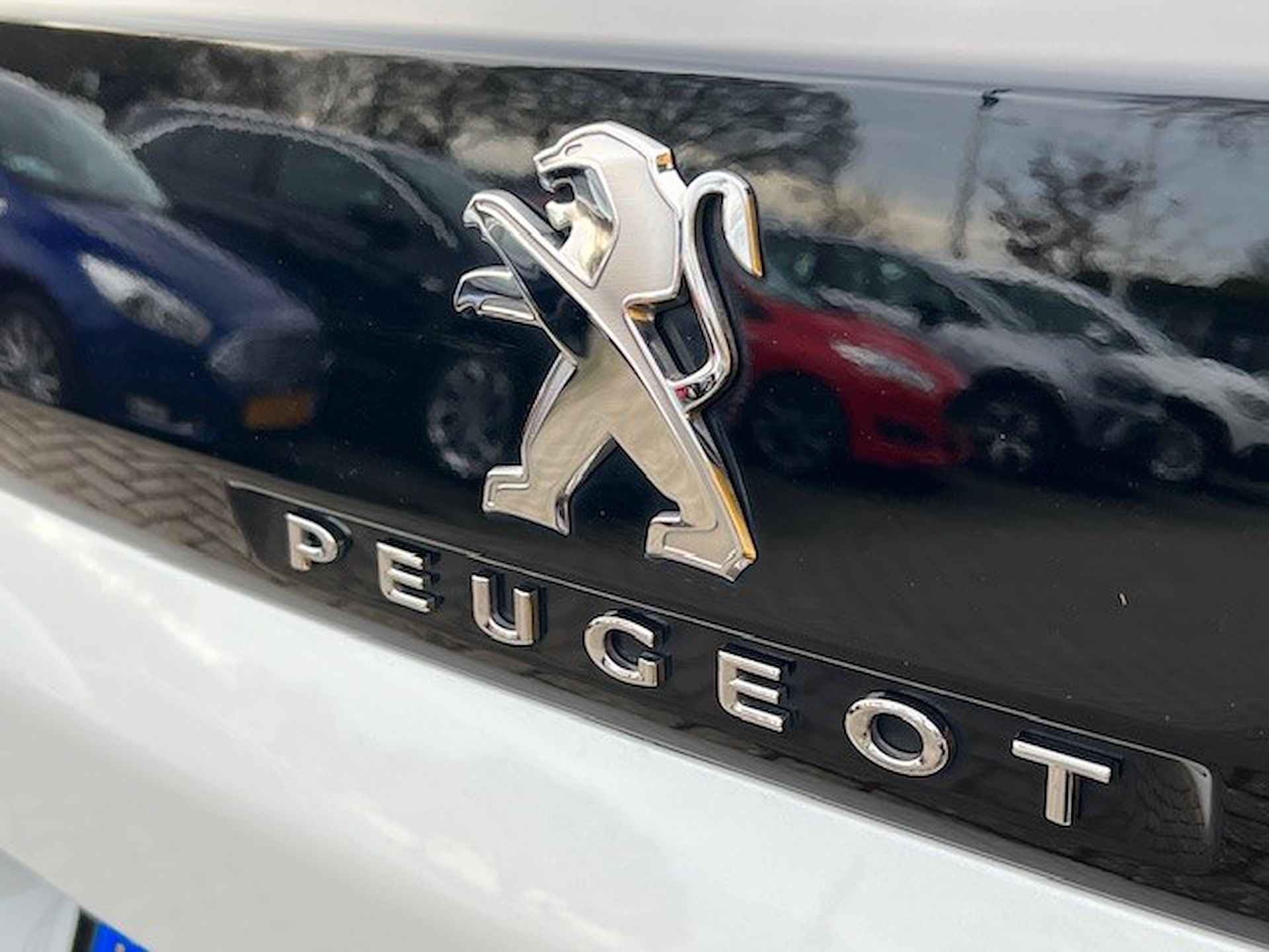 Peugeot 3008 GT-Line 1.2 130PK | NAVIGATIE| DAB| CLIMATE CONTROL| CRUISE CONTROL| KEYLESS START & ENTRY| 19" VELGEN| PARKEERSENS. V+A| TOPSTA - 34/39